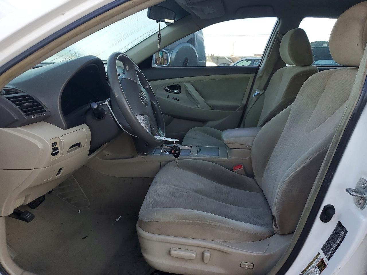 2010 TOYOTA CAMRY BASE photo 7