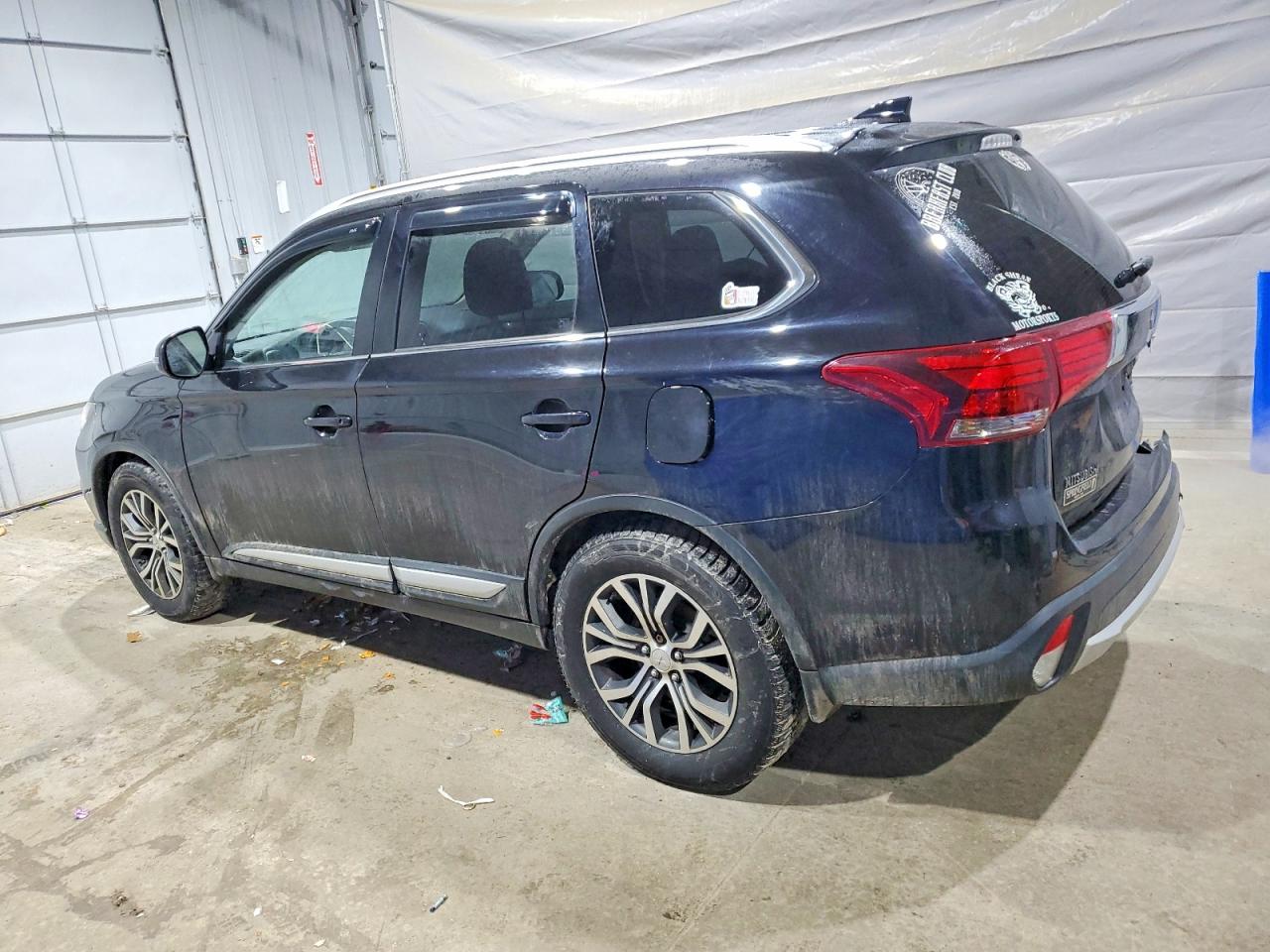 2017 MITSUBISHI OUTLANDER SE photo 2