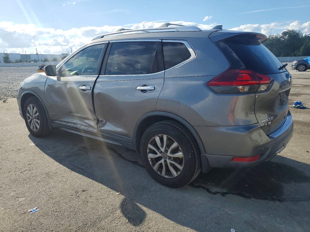 2019 NISSAN ROGUE S photo 2