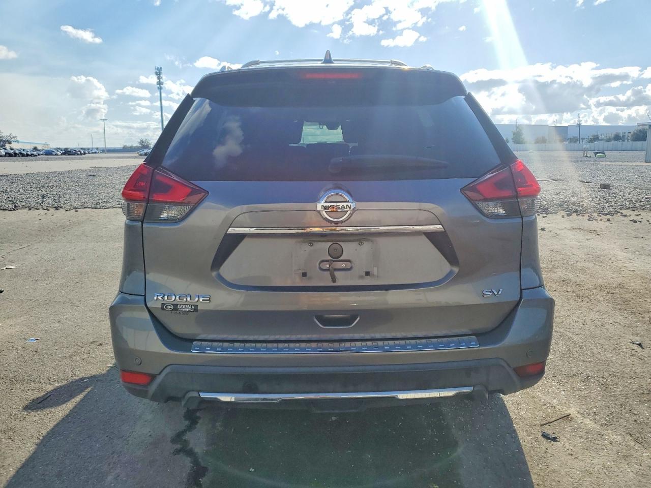 2019 NISSAN ROGUE S photo 6