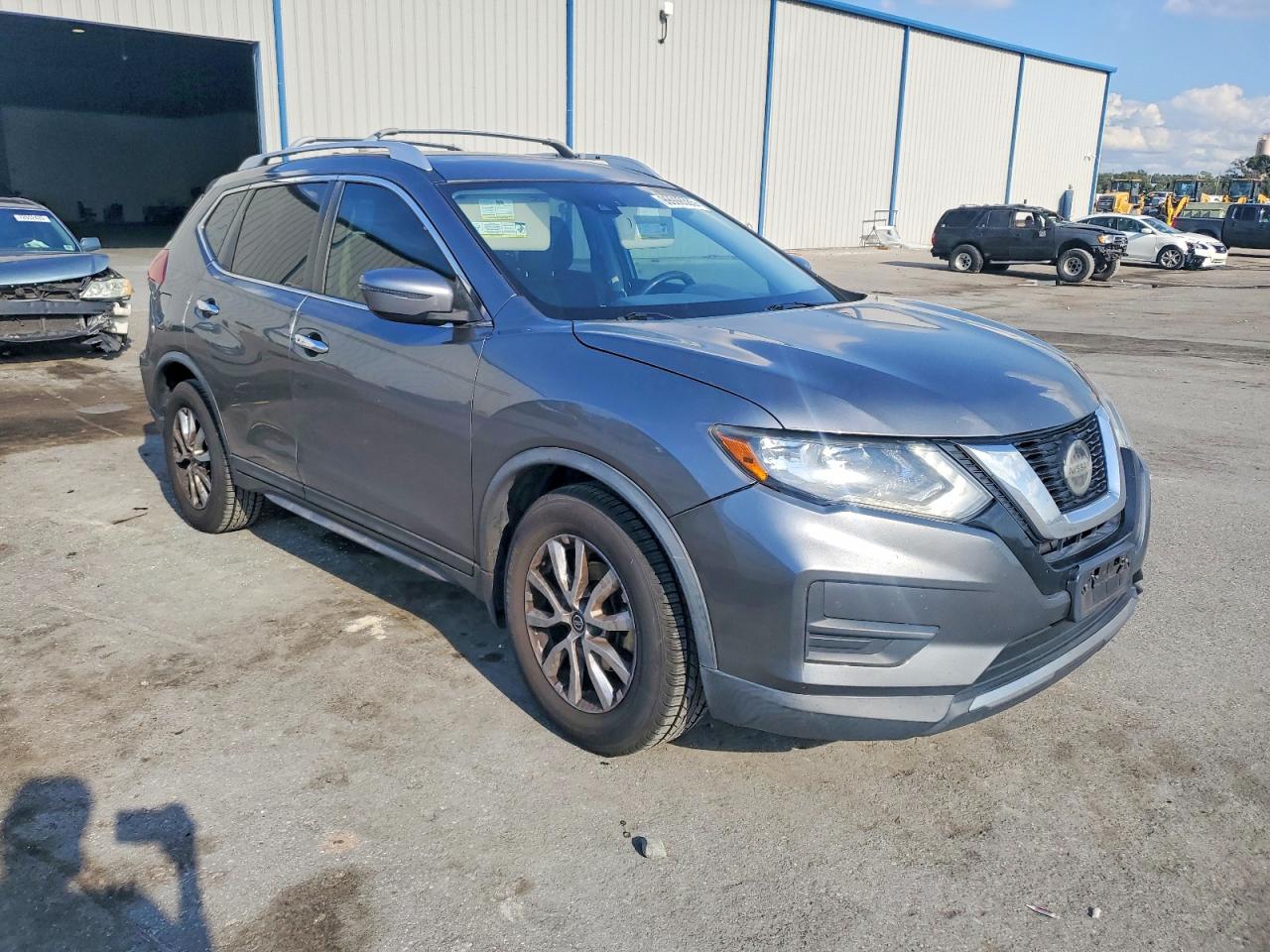2019 NISSAN ROGUE S photo 4
