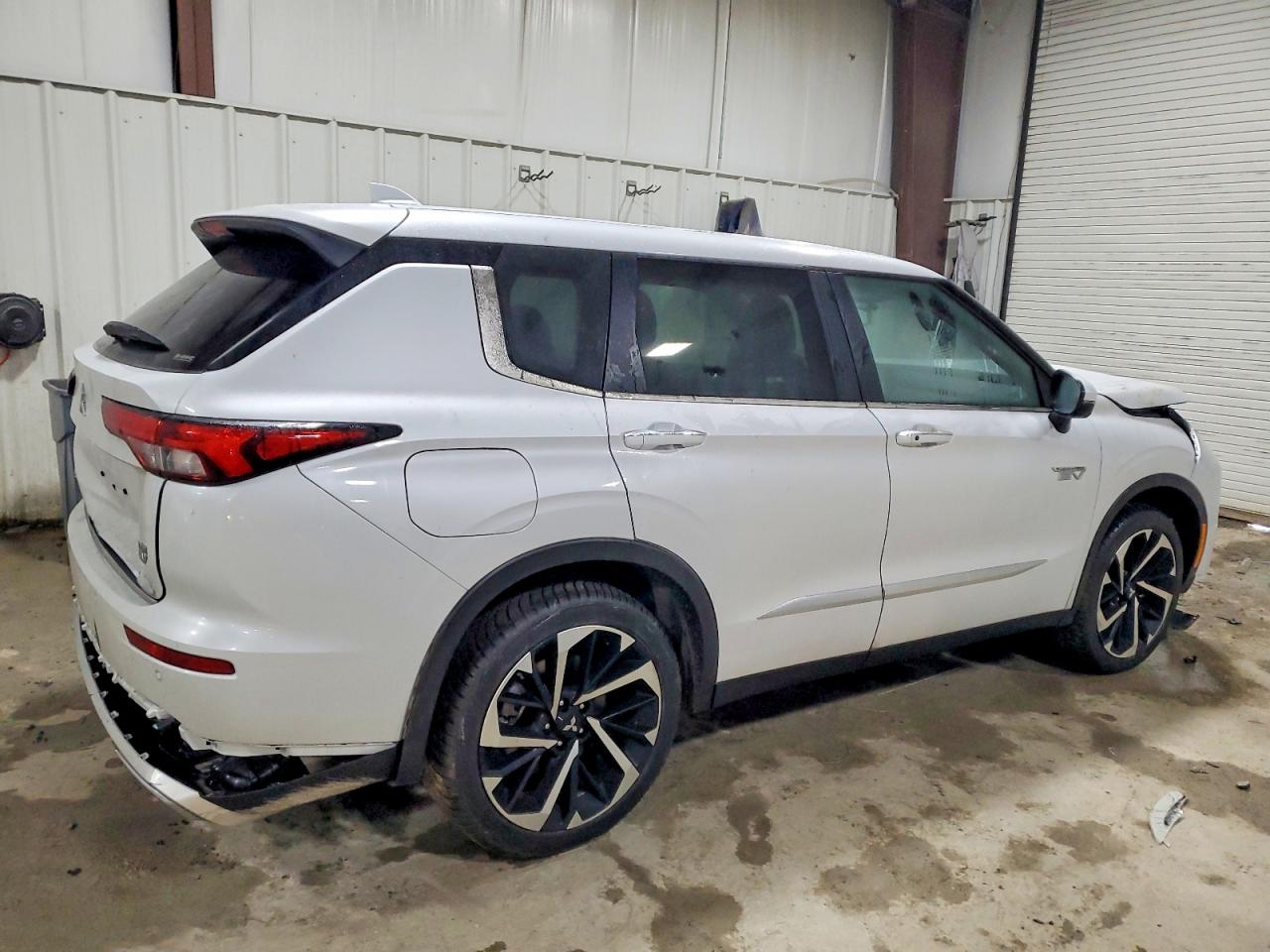 2025 MITSUBISHI OUTLANDER SE photo 3
