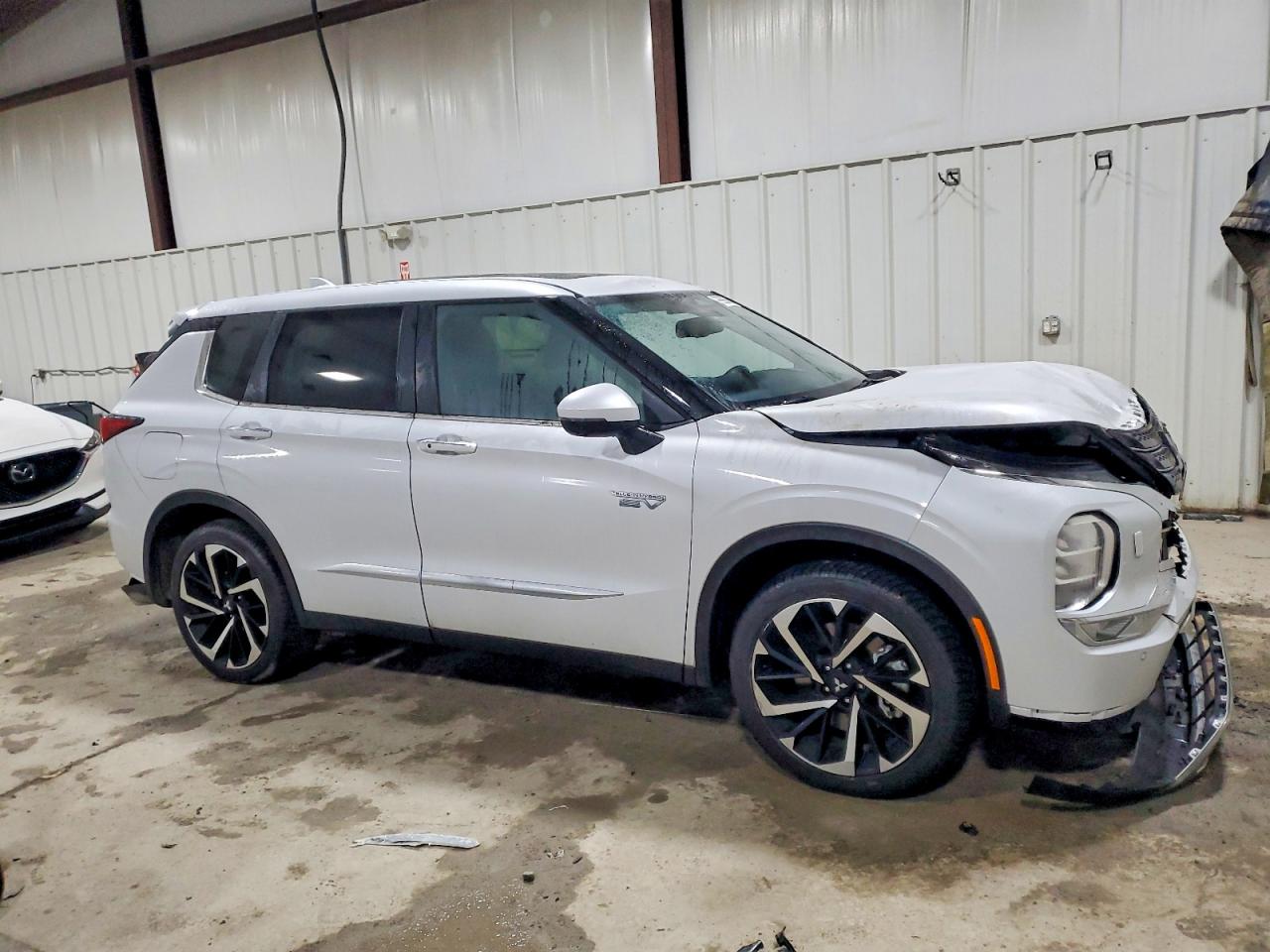 2025 MITSUBISHI OUTLANDER SE photo 4