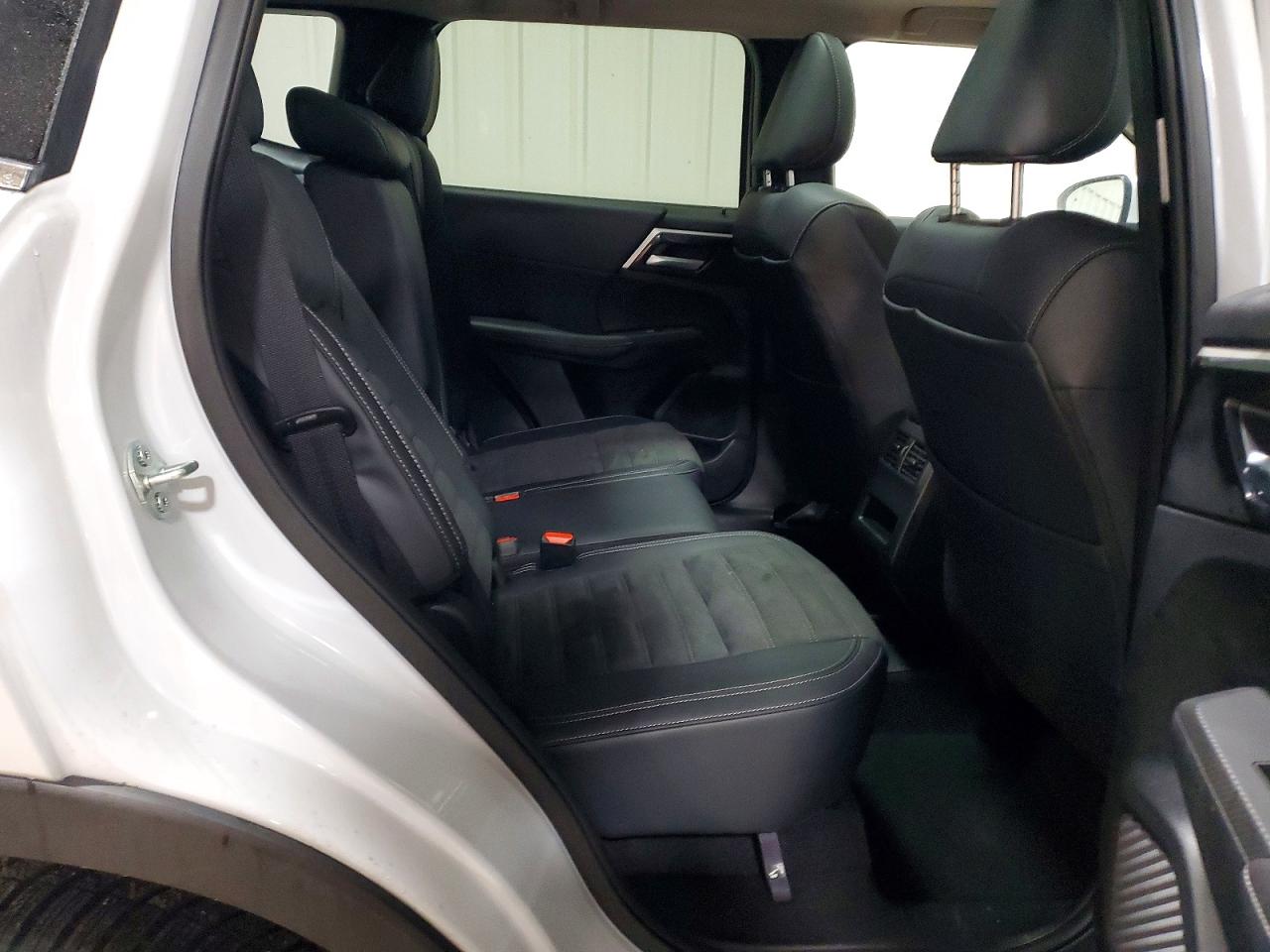 2025 MITSUBISHI OUTLANDER SE photo 11