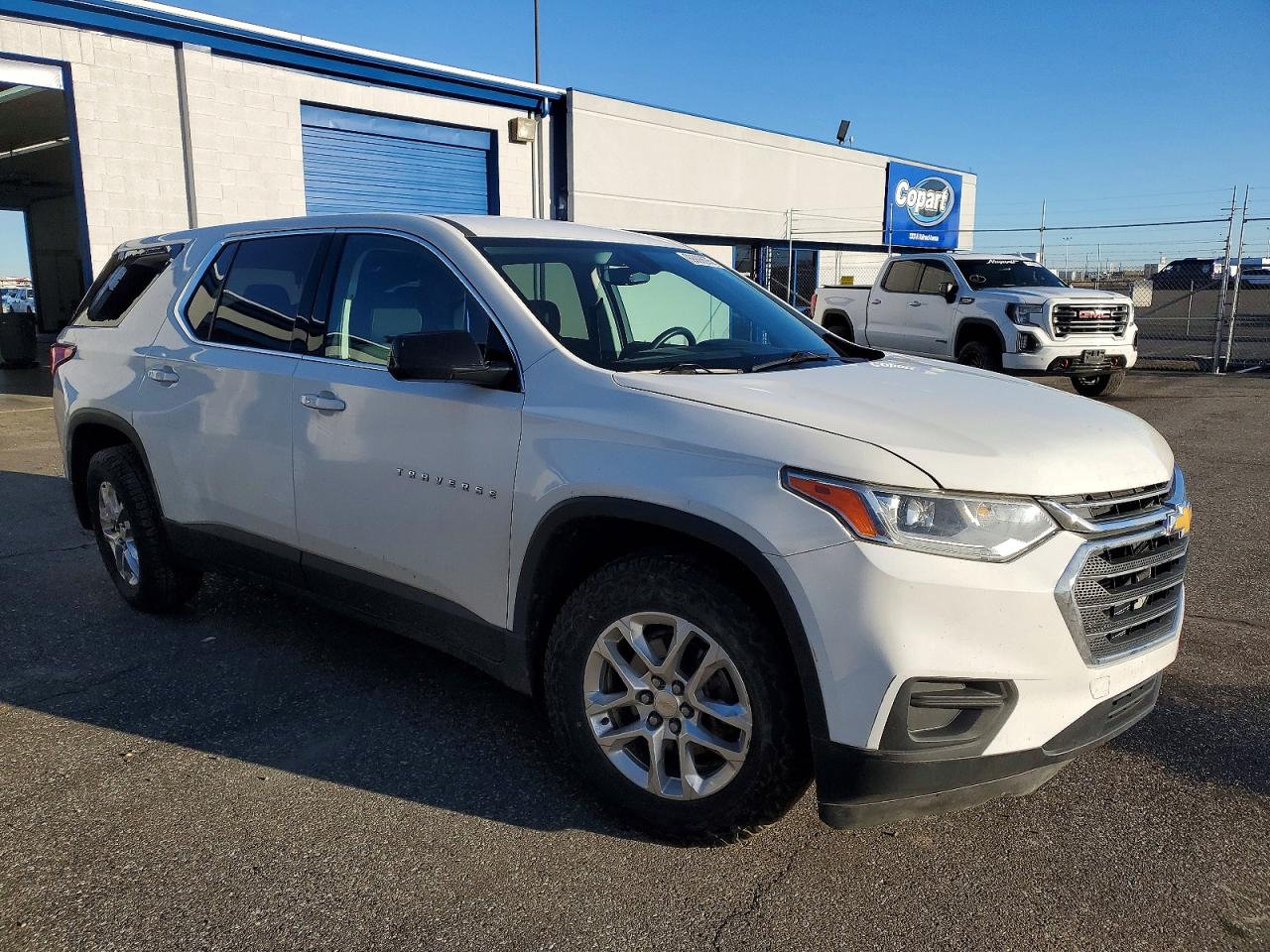 2019 CHEVROLET TRAVERSE LS photo 4