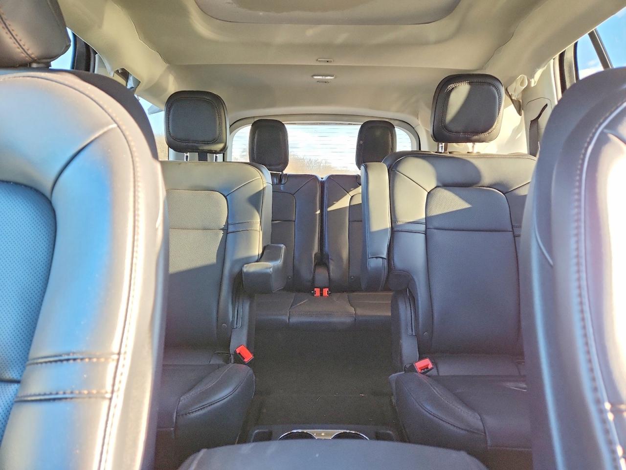 2025 LINCOLN AVIATOR photo 10