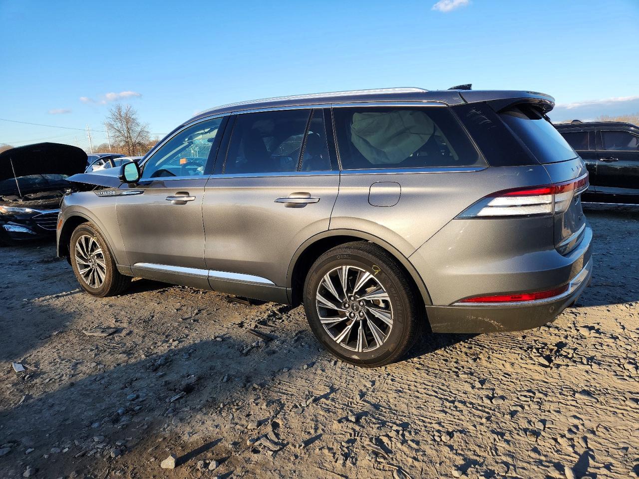 2025 LINCOLN AVIATOR photo 2