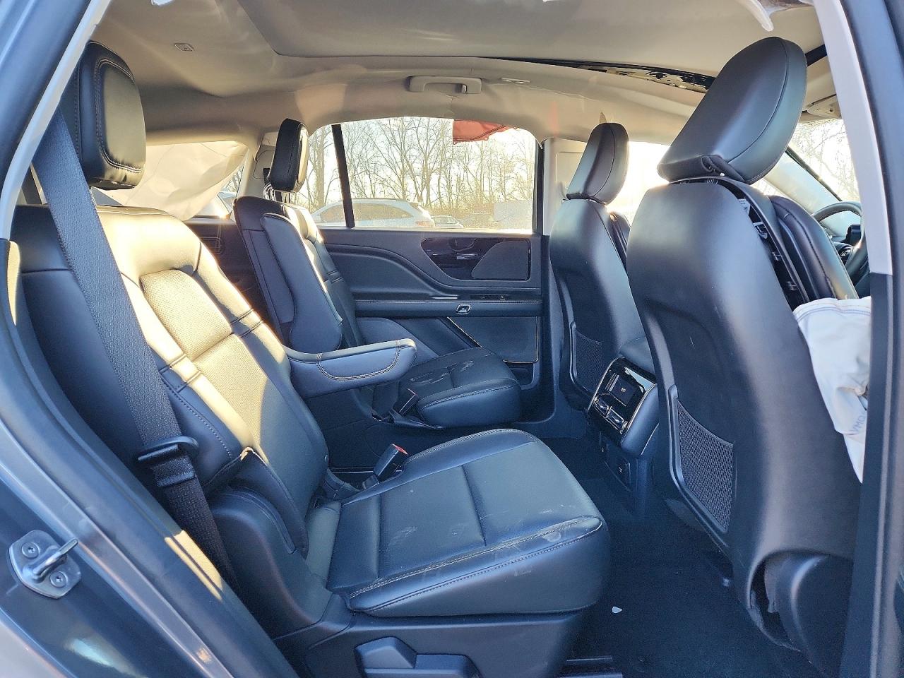 2025 LINCOLN AVIATOR photo 11