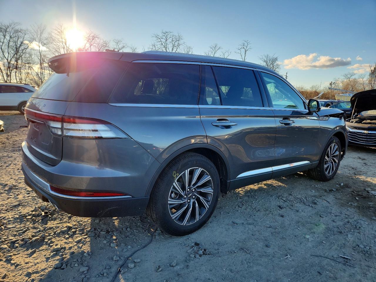 2025 LINCOLN AVIATOR photo 3