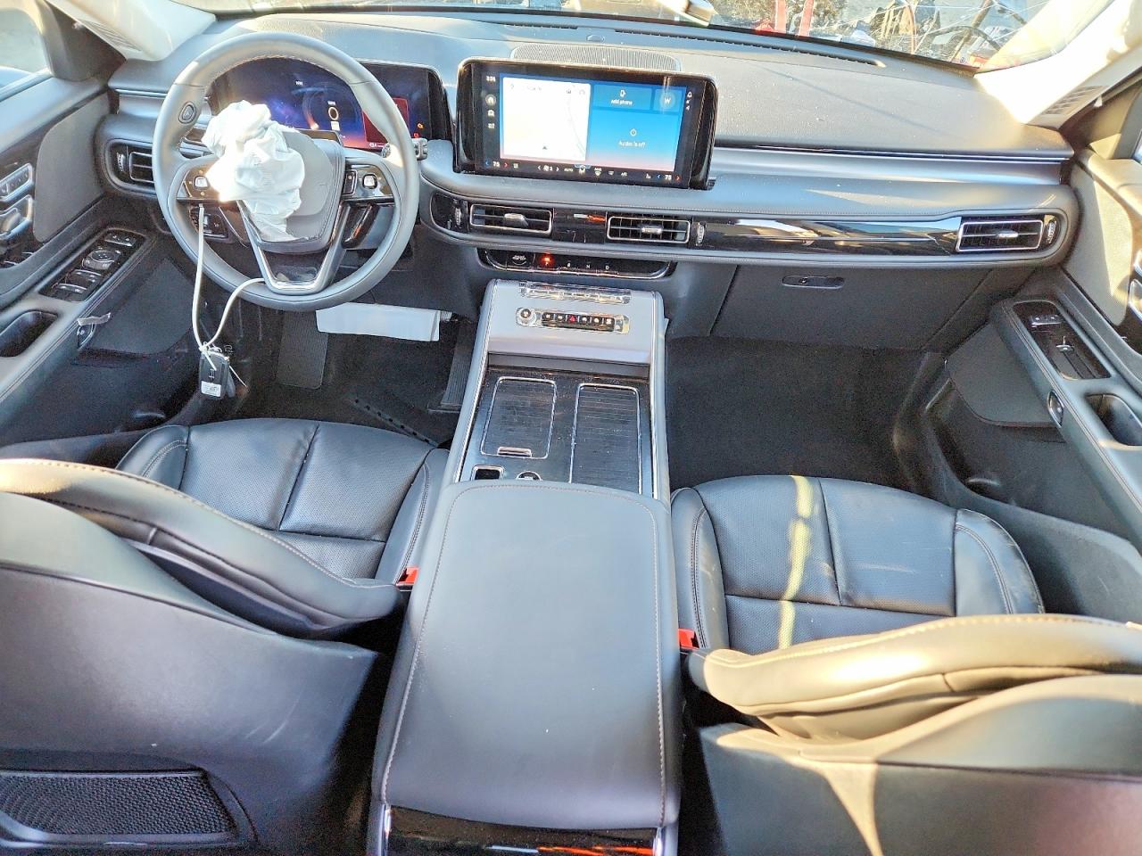 2025 LINCOLN AVIATOR photo 8