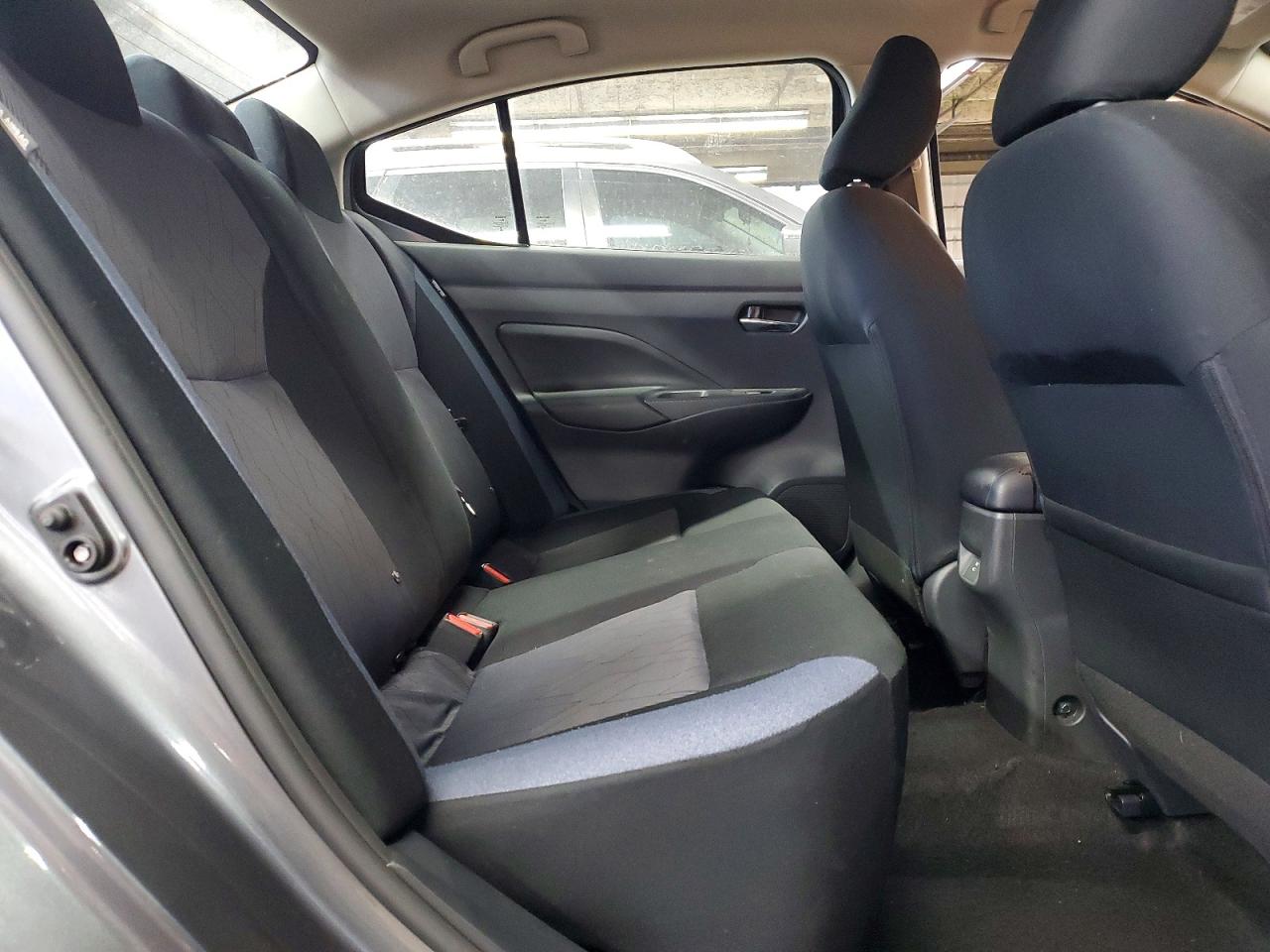 2025 NISSAN VERSA SV photo 10