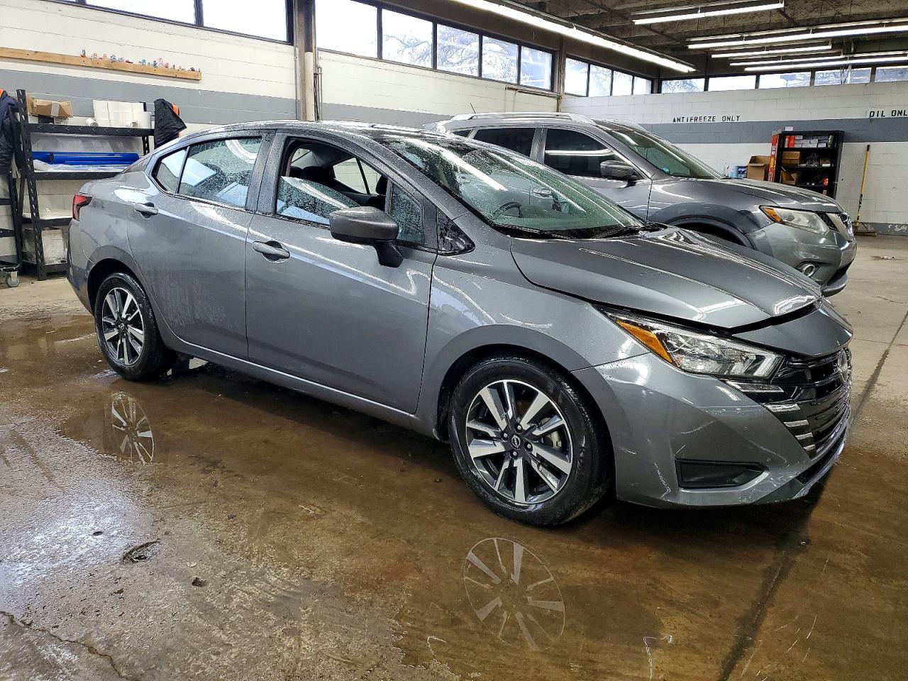 2025 NISSAN VERSA SV photo 4