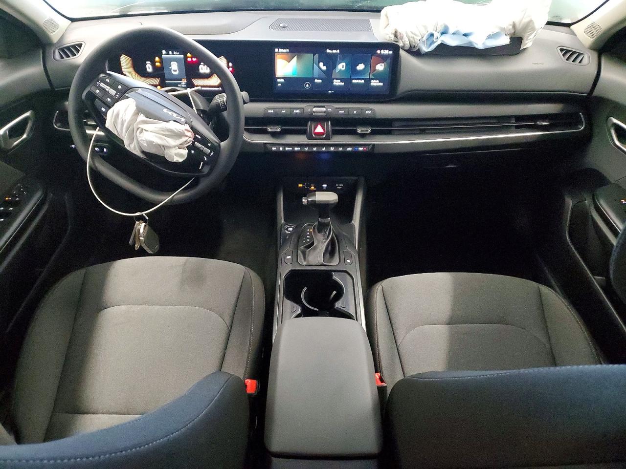 2025 KIA K4 LX photo 8