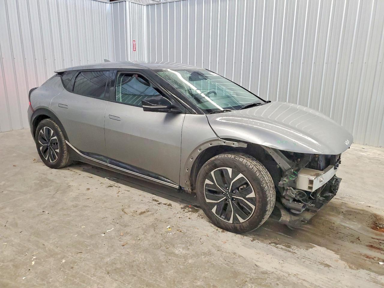 2023 KIA EV6 LIGHT photo 4
