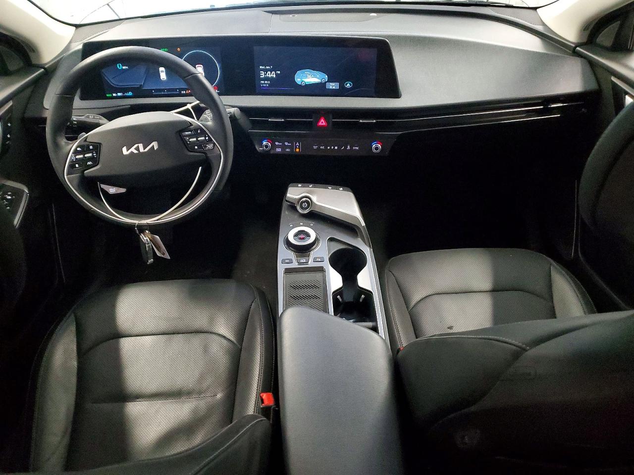 2023 KIA EV6 LIGHT photo 8