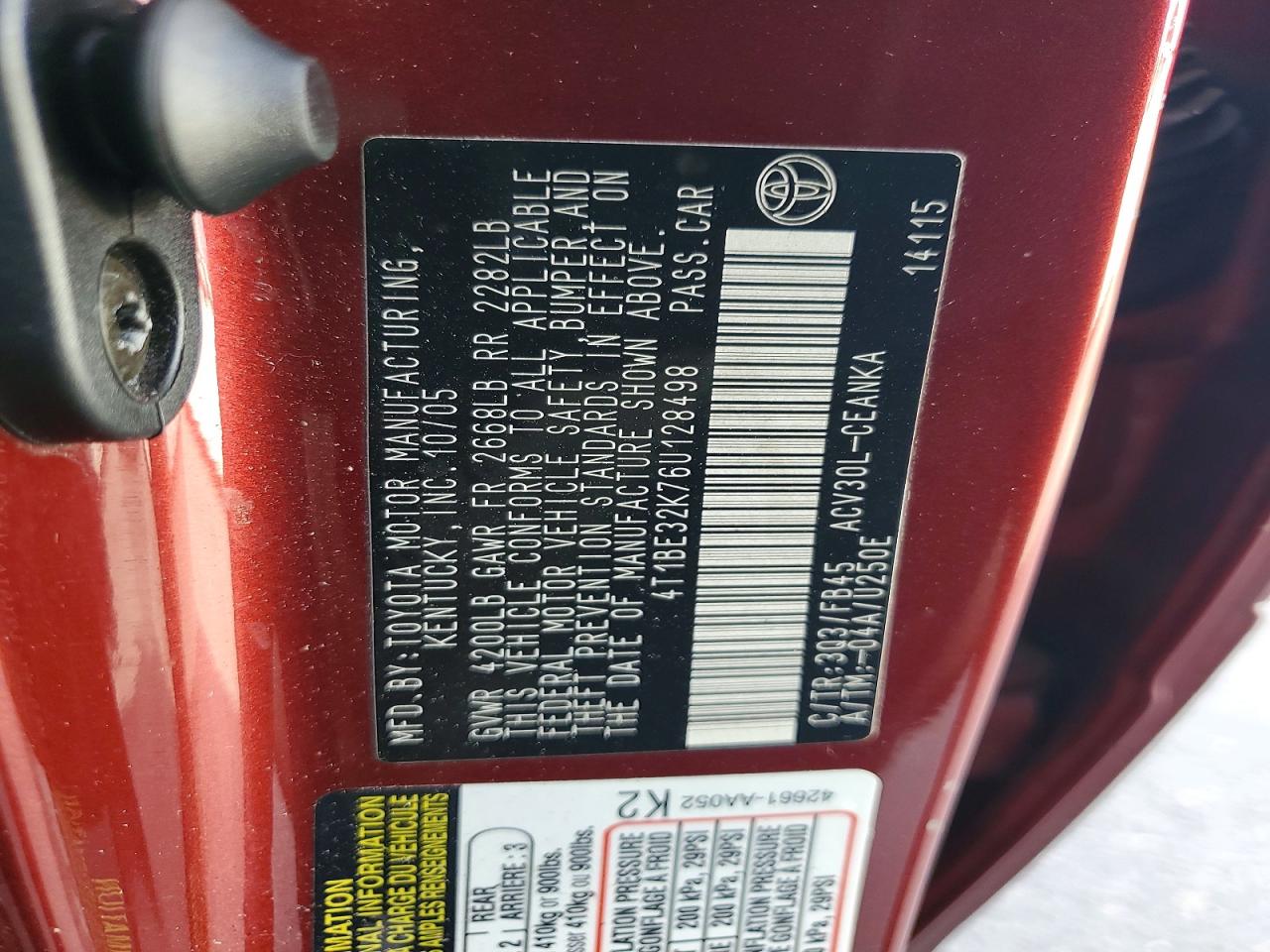 2006 TOYOTA CAMRY LE photo 12