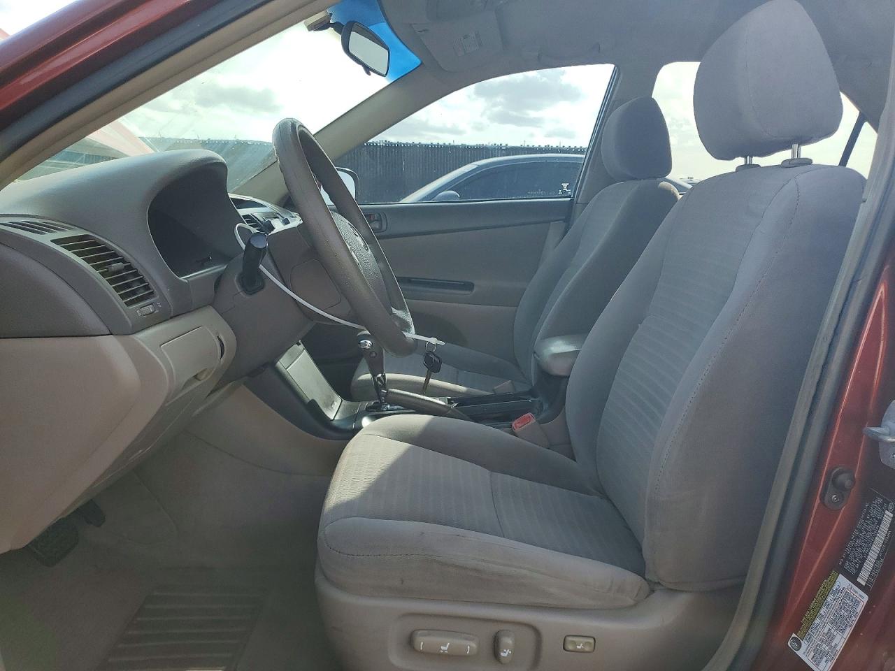 2006 TOYOTA CAMRY LE photo 7