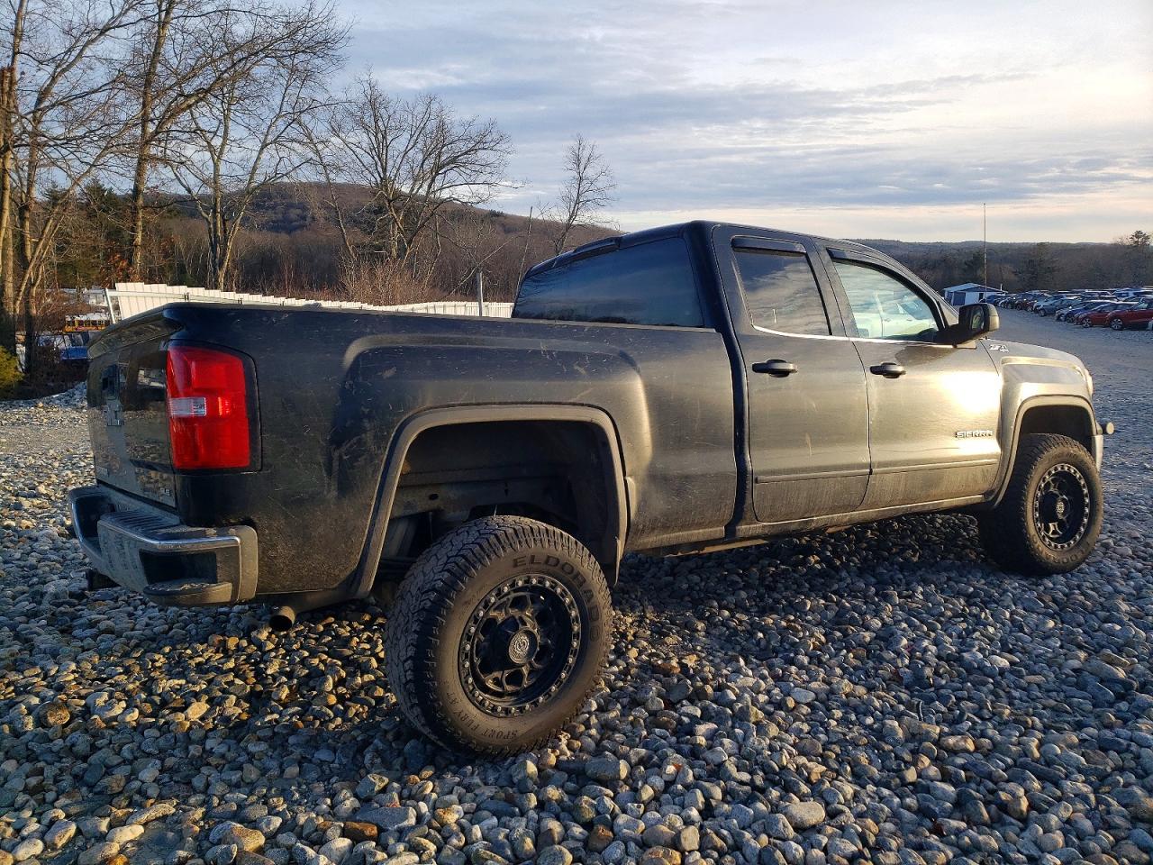 2015 GMC SIERRA K1500 SLE photo 3