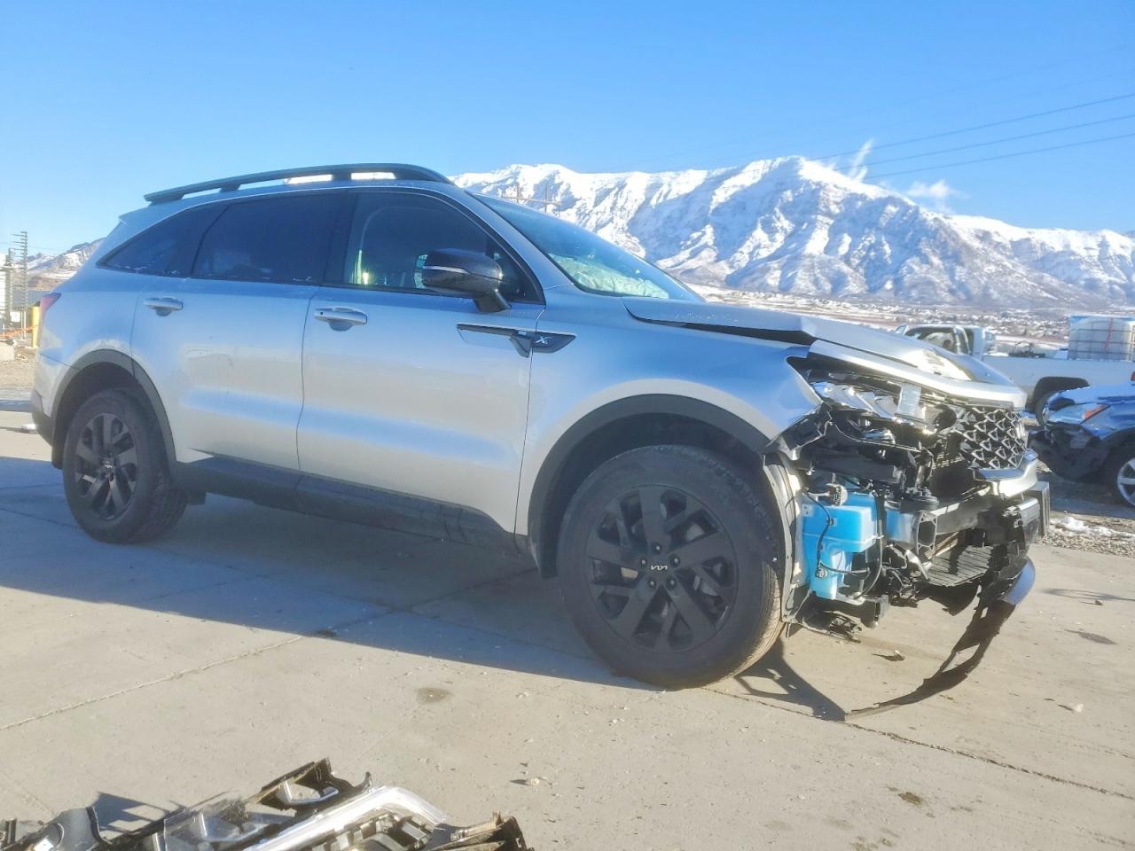 2022 KIA SORENTO S photo 4