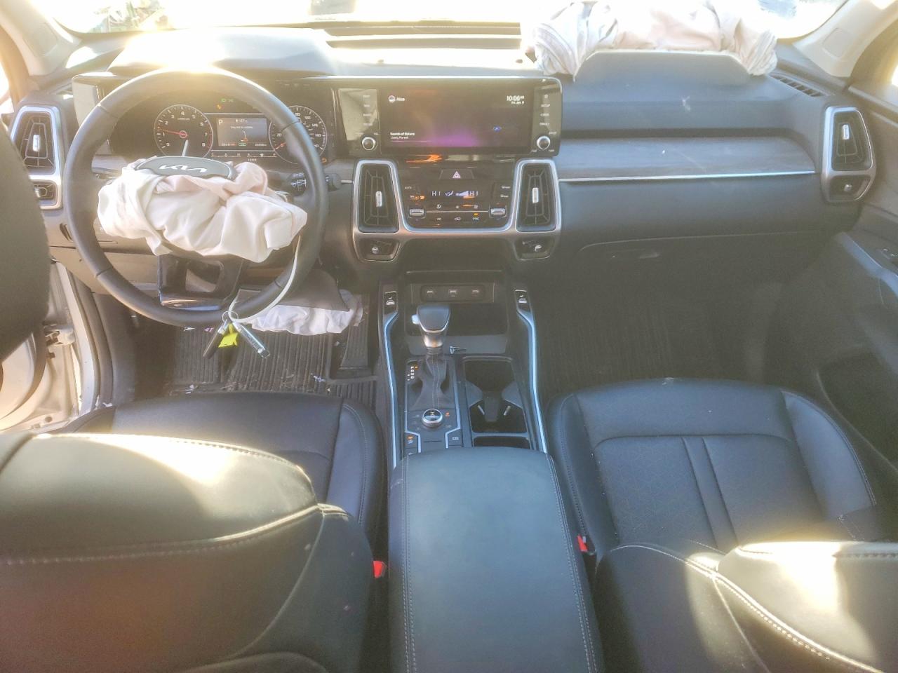 2022 KIA SORENTO S photo 8