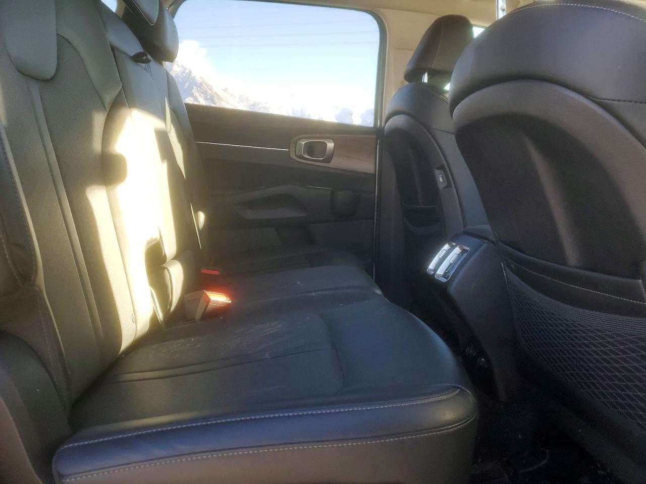 2022 KIA SORENTO S photo 10
