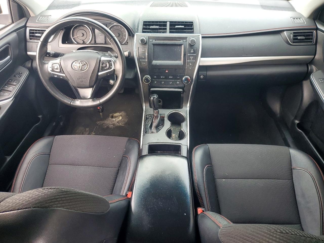 2017 TOYOTA CAMRY LE photo 8
