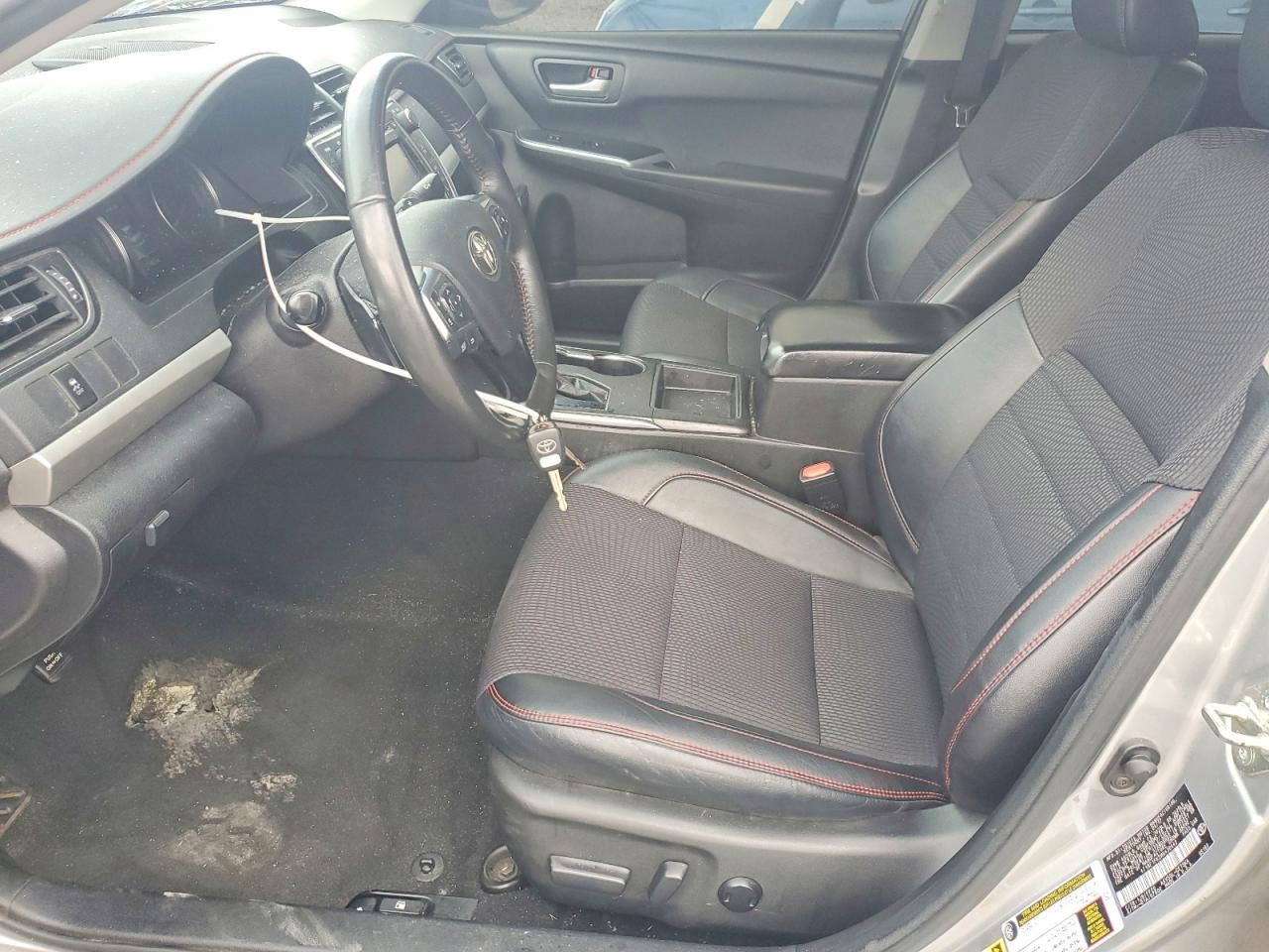 2017 TOYOTA CAMRY LE photo 7
