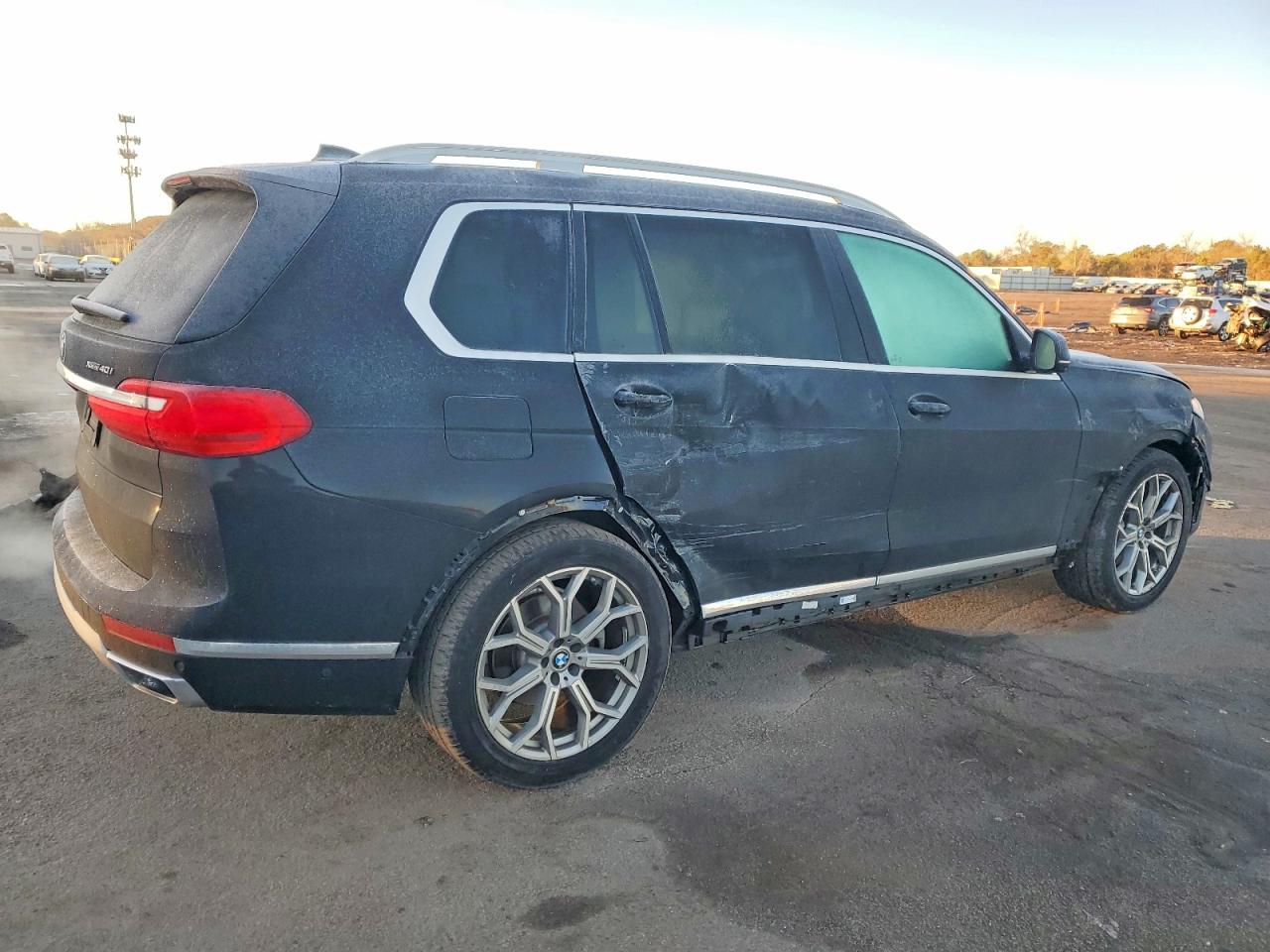 2020 BMW X7 XDRIVE40I photo 3