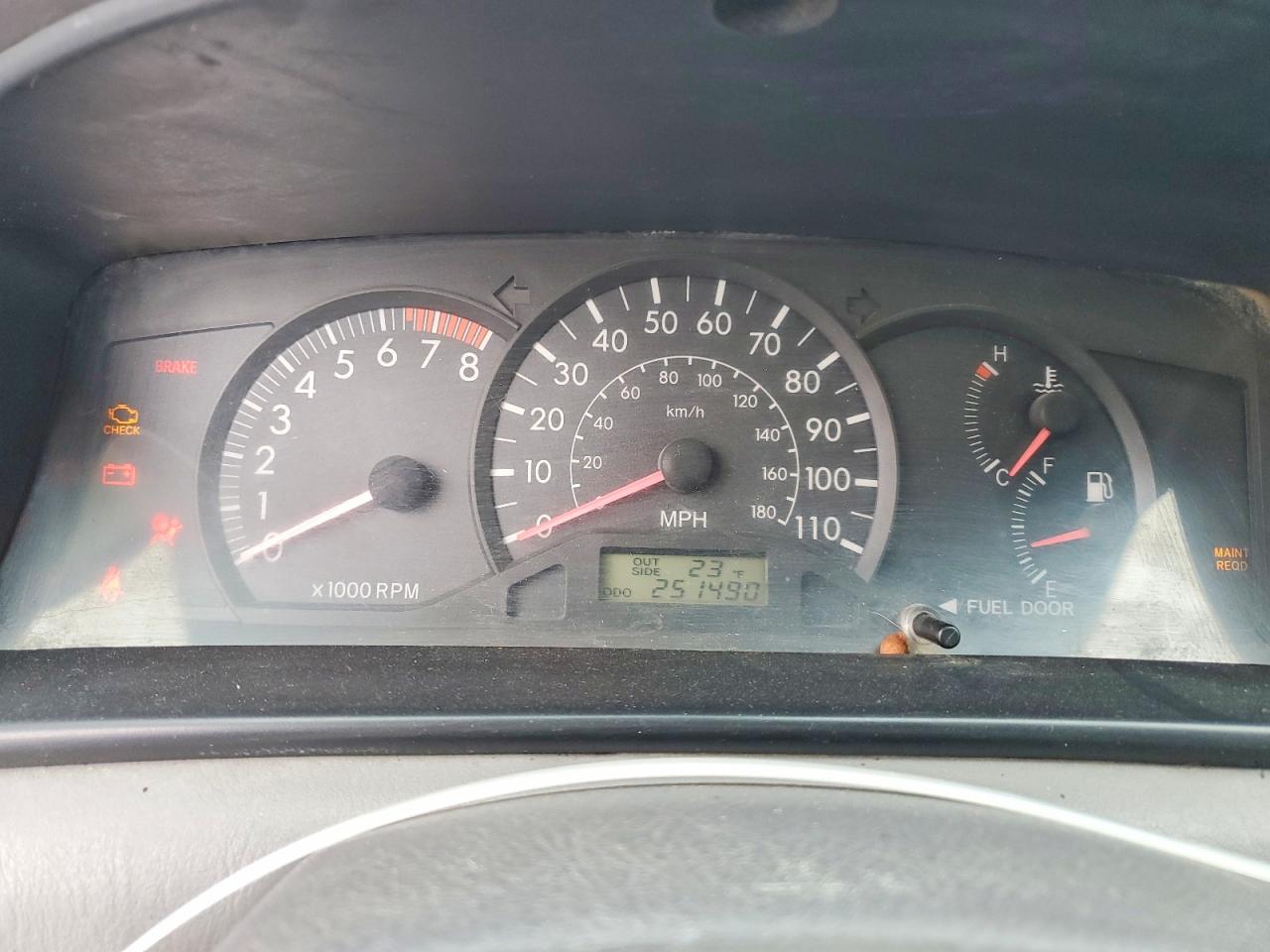 2005 TOYOTA COROLLA CE photo 9