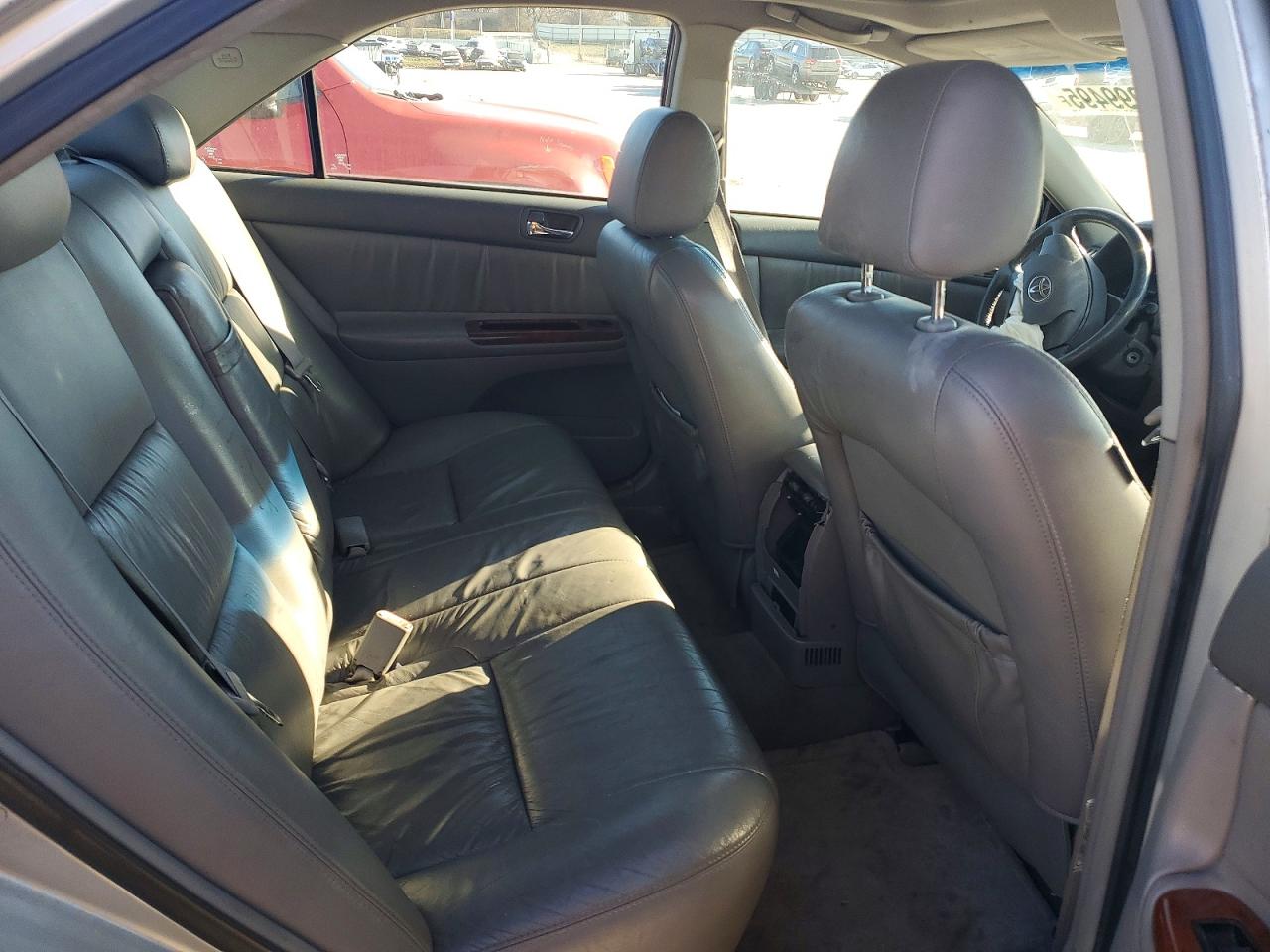 2004 TOYOTA CAMRY LE photo 10