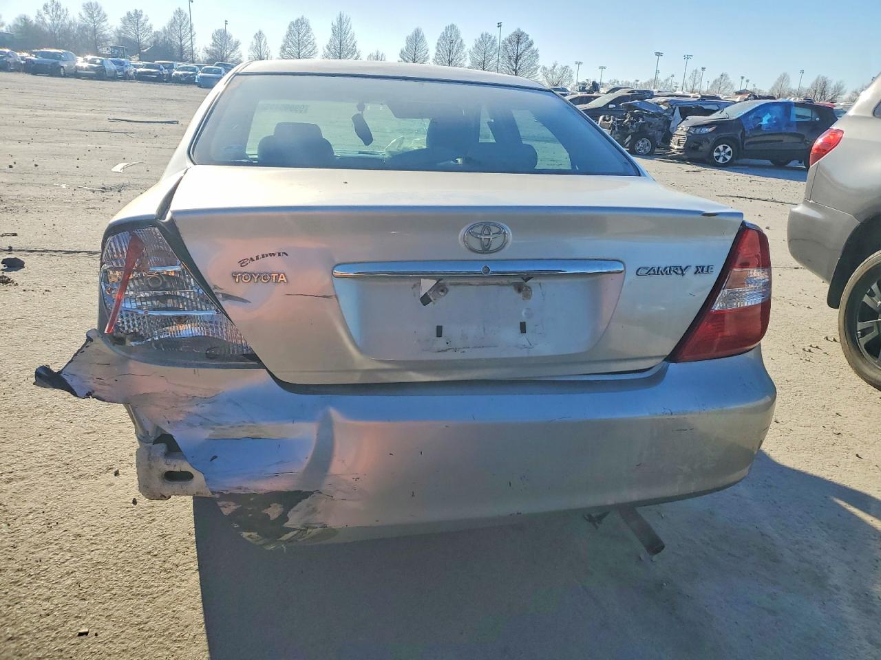 2004 TOYOTA CAMRY LE photo 6