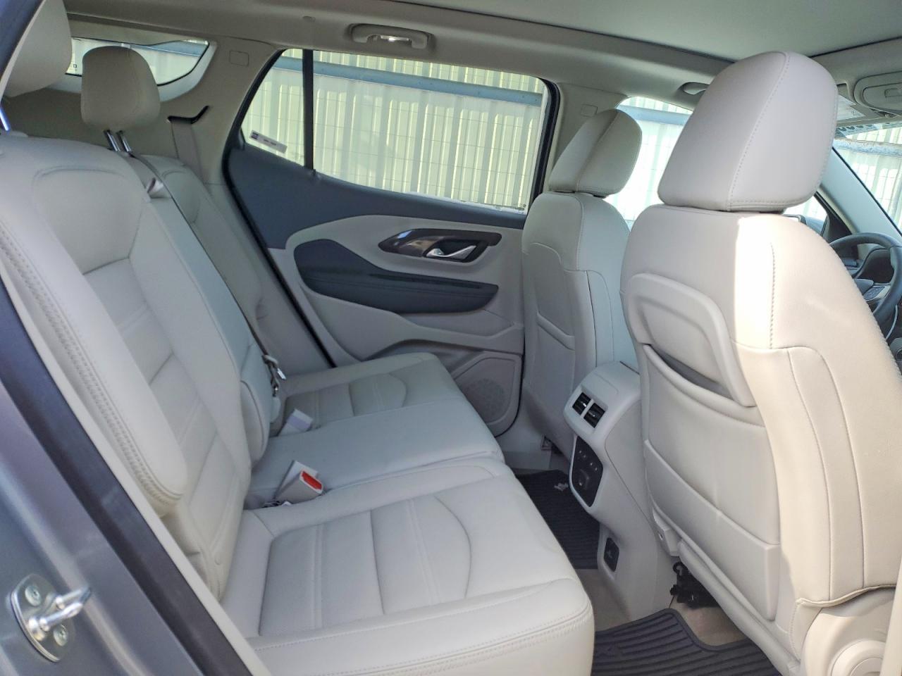 2024 GMC TERRAIN DENALI photo 11