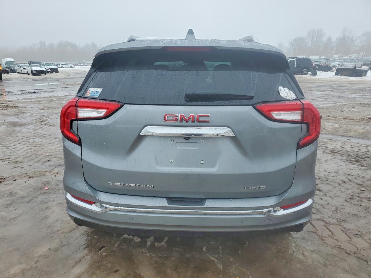 2024 GMC TERRAIN DENALI photo 6