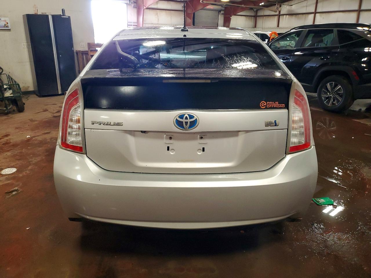2013 TOYOTA PRIUS photo 6