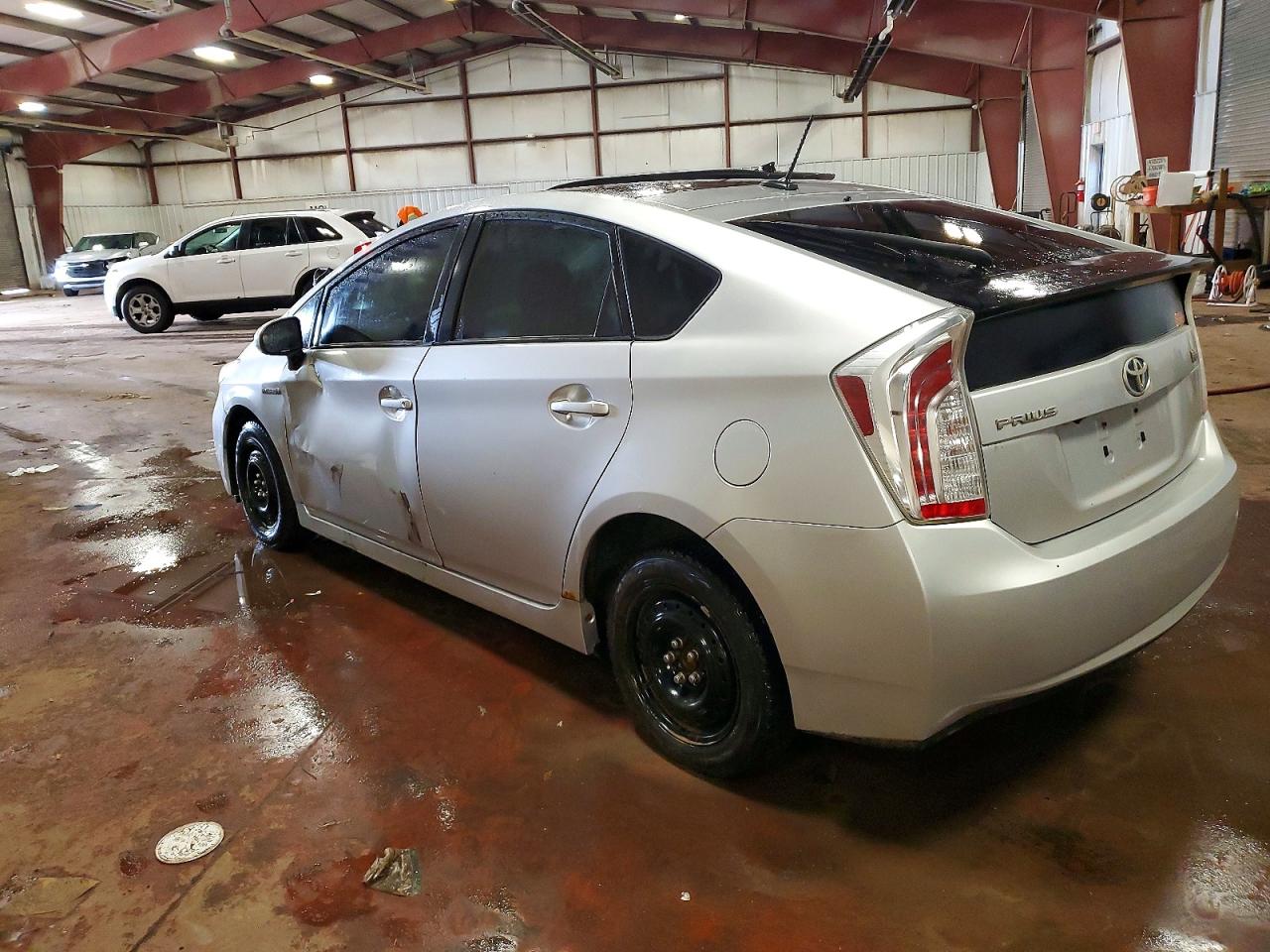 2013 TOYOTA PRIUS photo 2