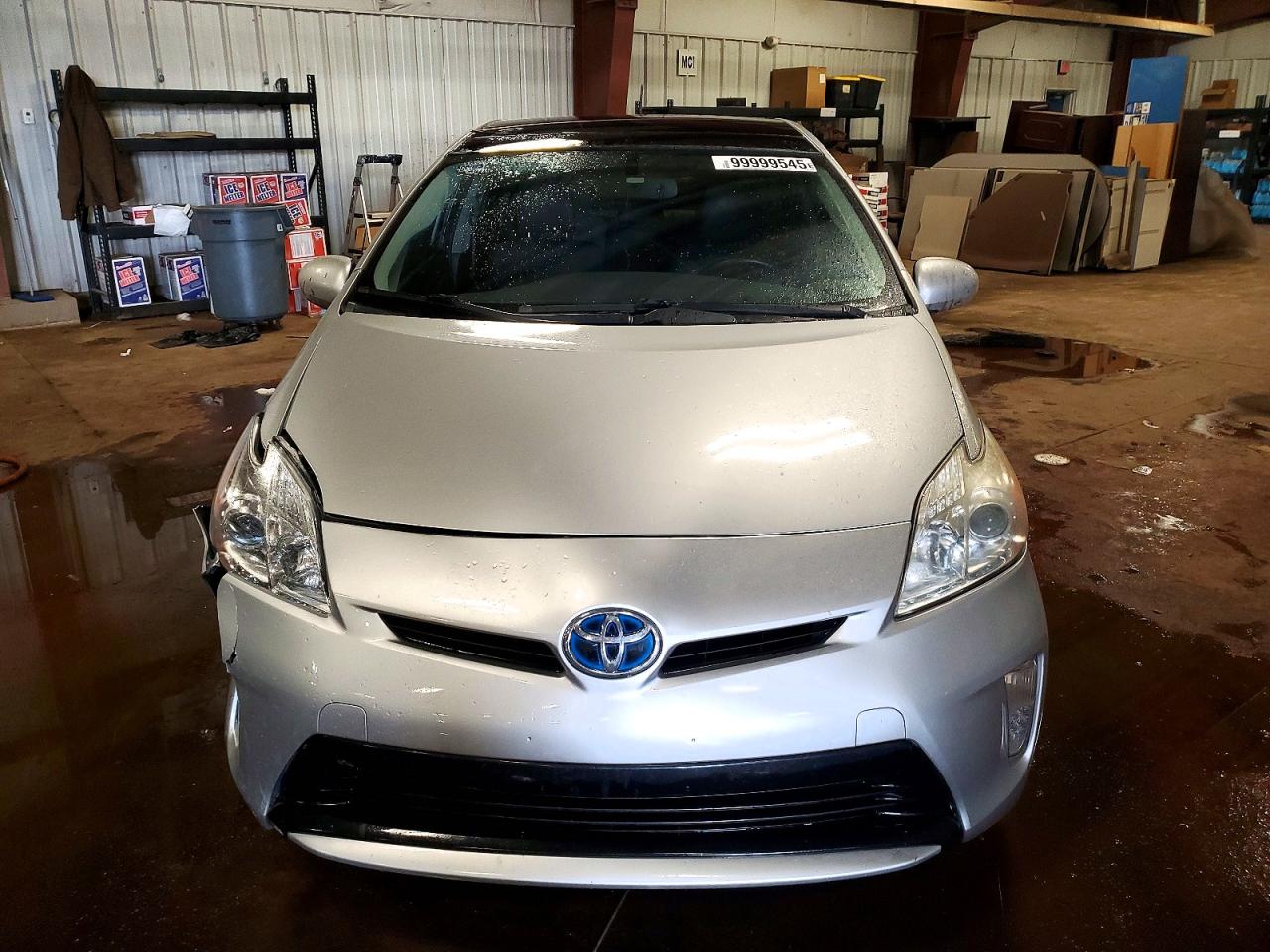 2013 TOYOTA PRIUS photo 5