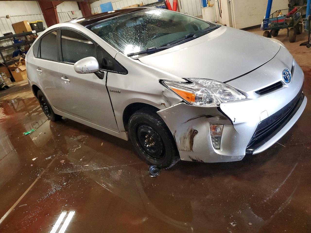 2013 TOYOTA PRIUS photo 4