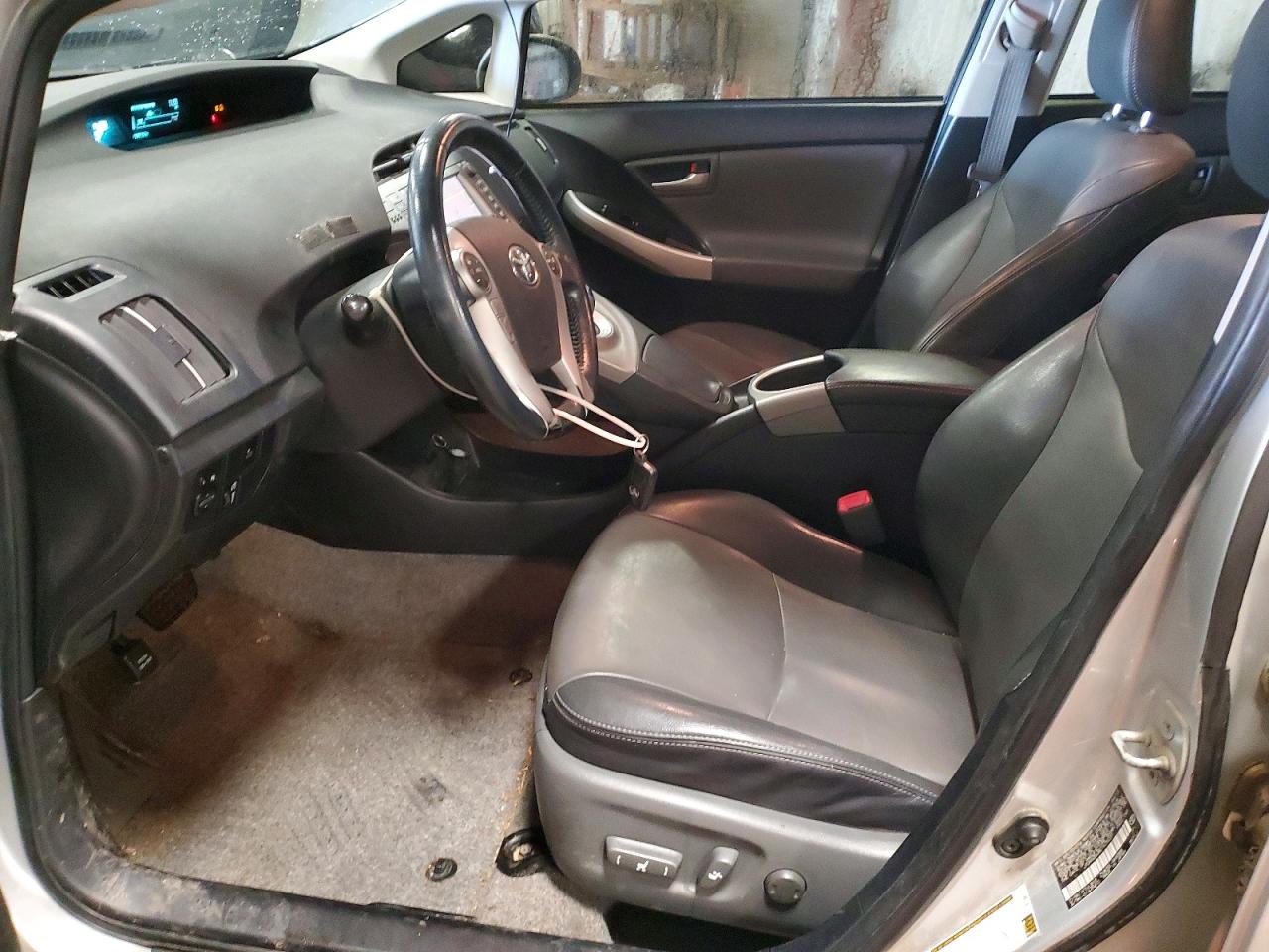 2013 TOYOTA PRIUS photo 7