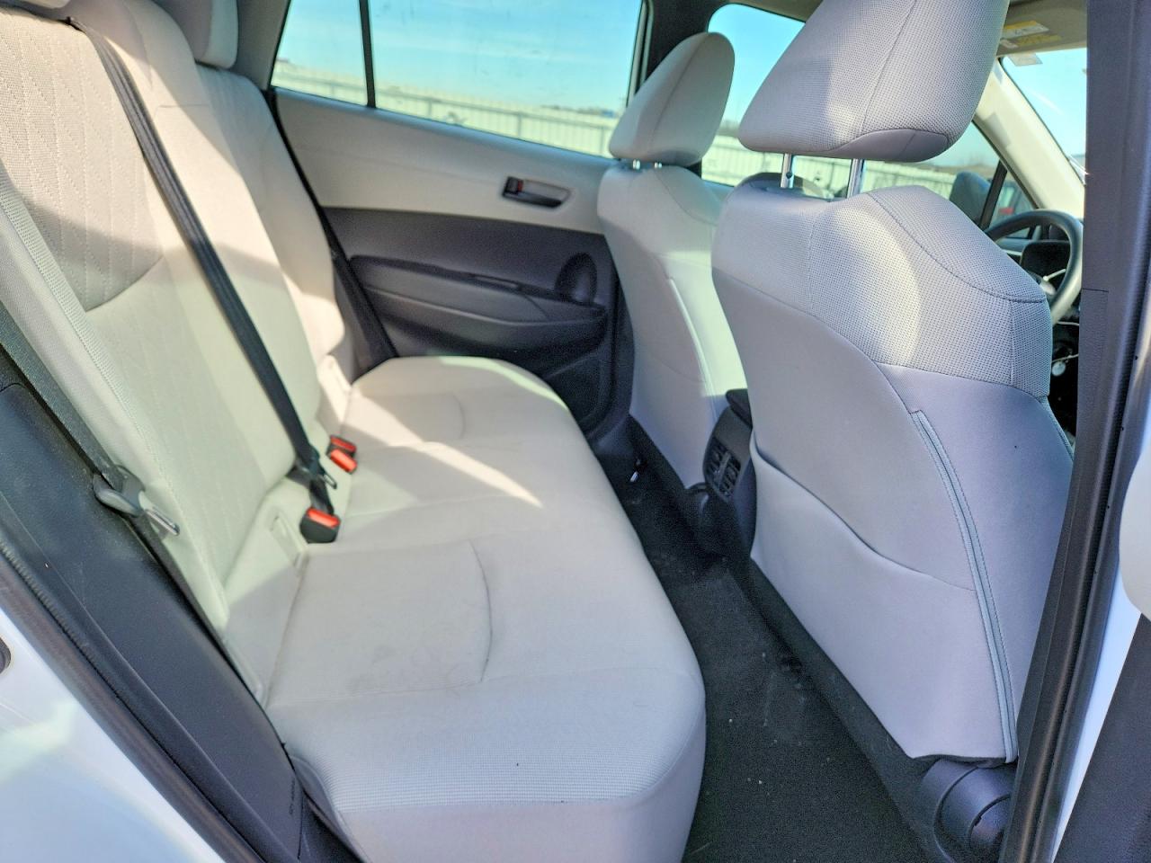 2022 TOYOTA COROLLA CROSS L photo 11