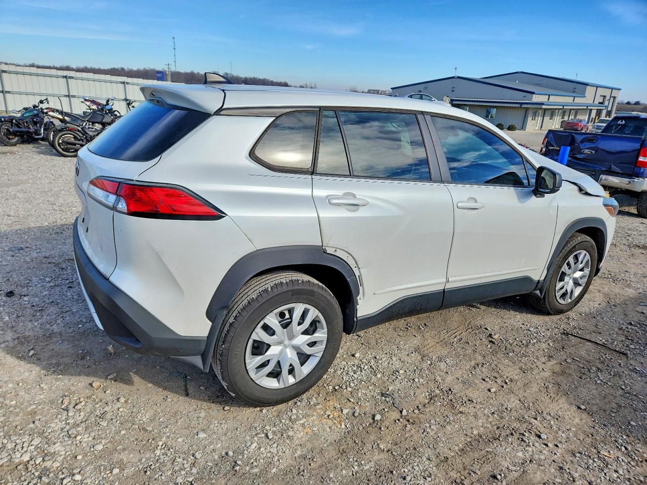 2022 TOYOTA COROLLA CROSS L photo 3