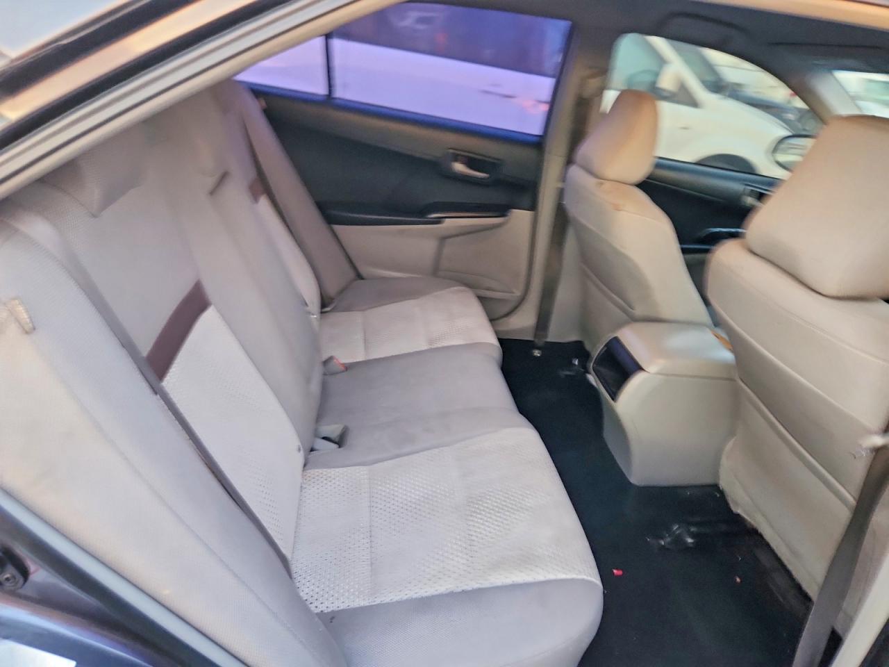 2014 TOYOTA CAMRY L photo 10