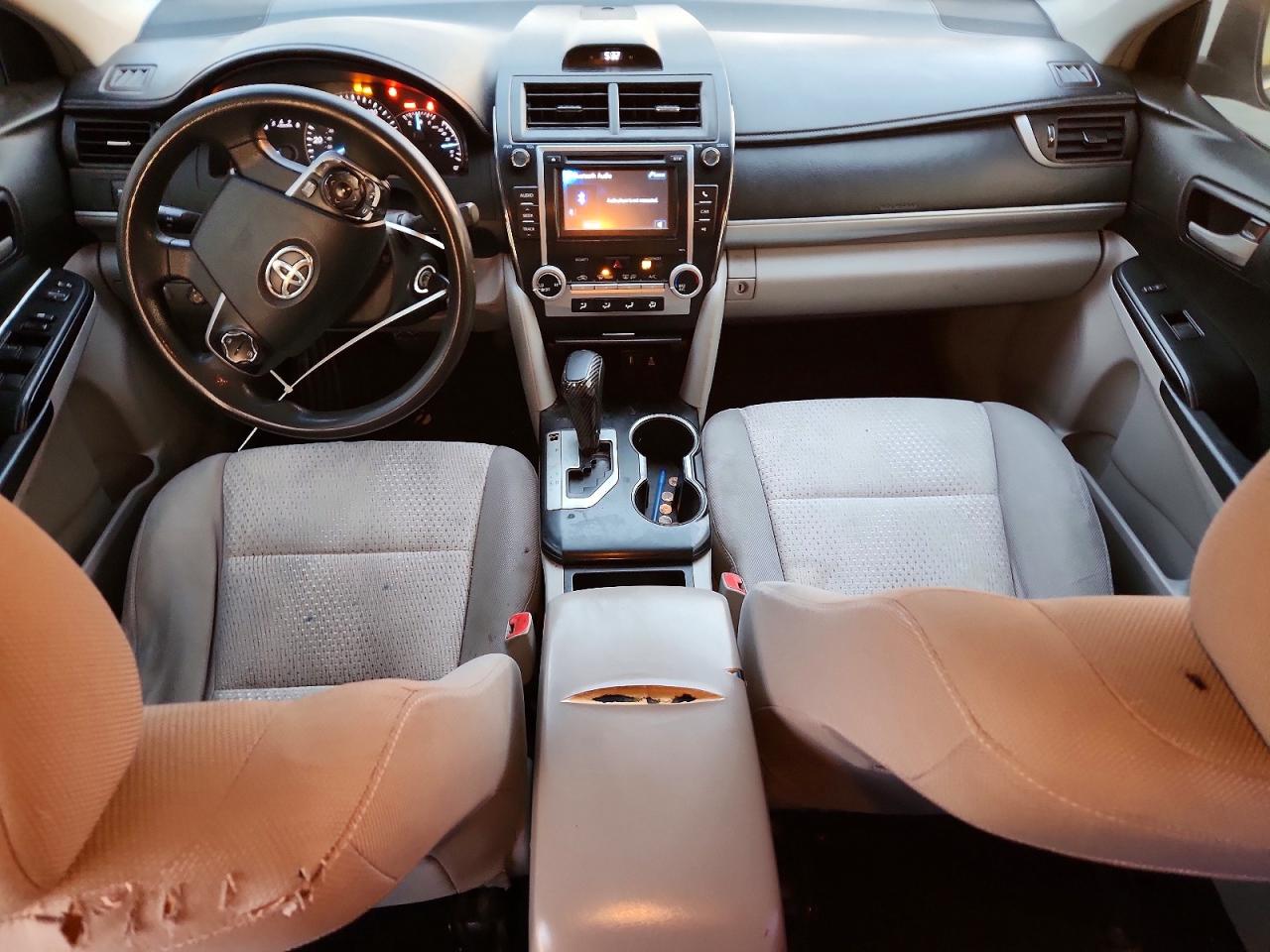 2014 TOYOTA CAMRY L photo 8