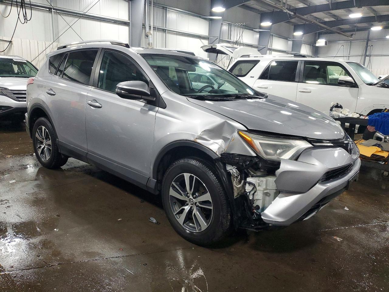 2016 TOYOTA RAV4 XLE photo 4