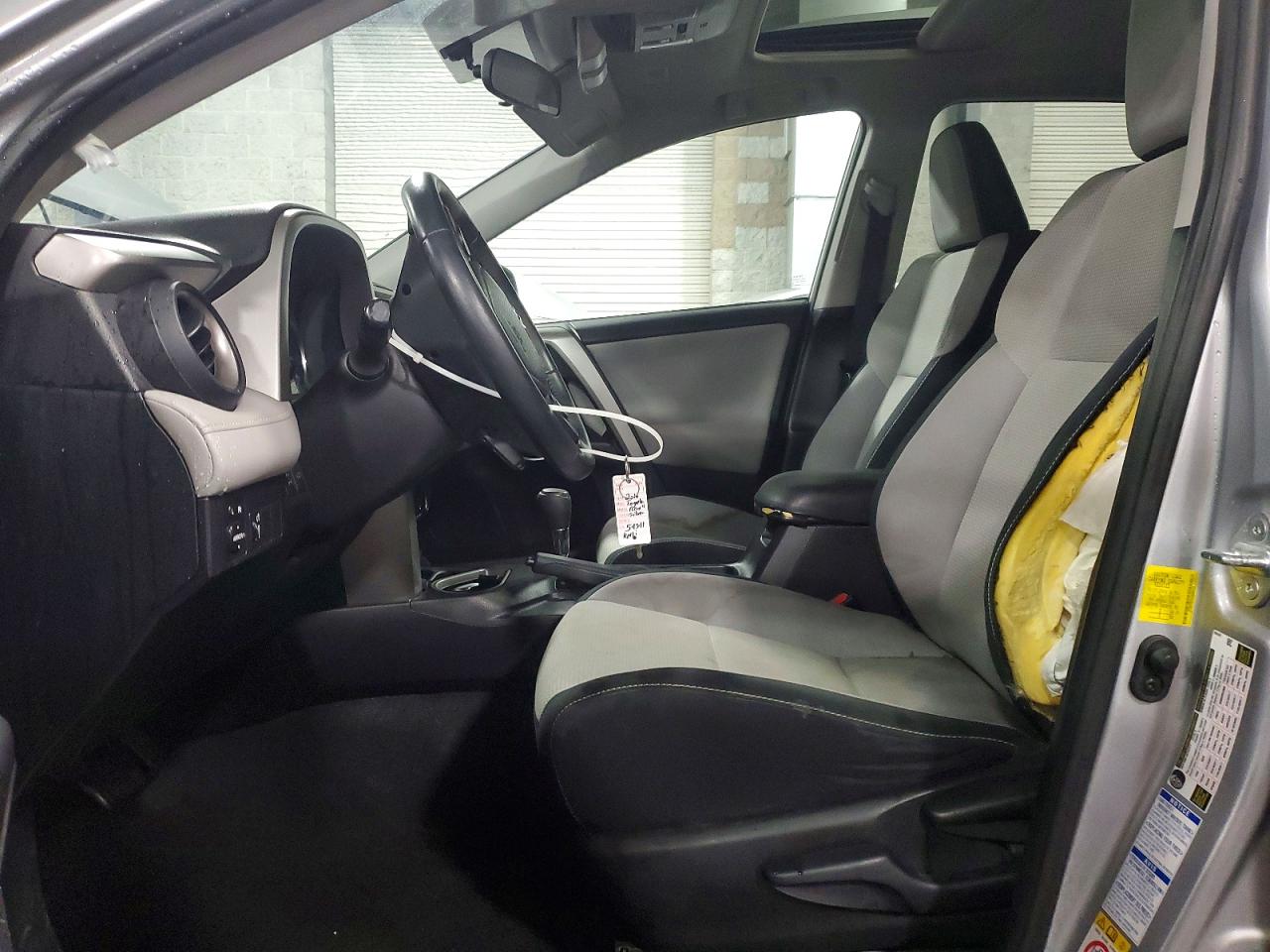 2016 TOYOTA RAV4 XLE photo 7