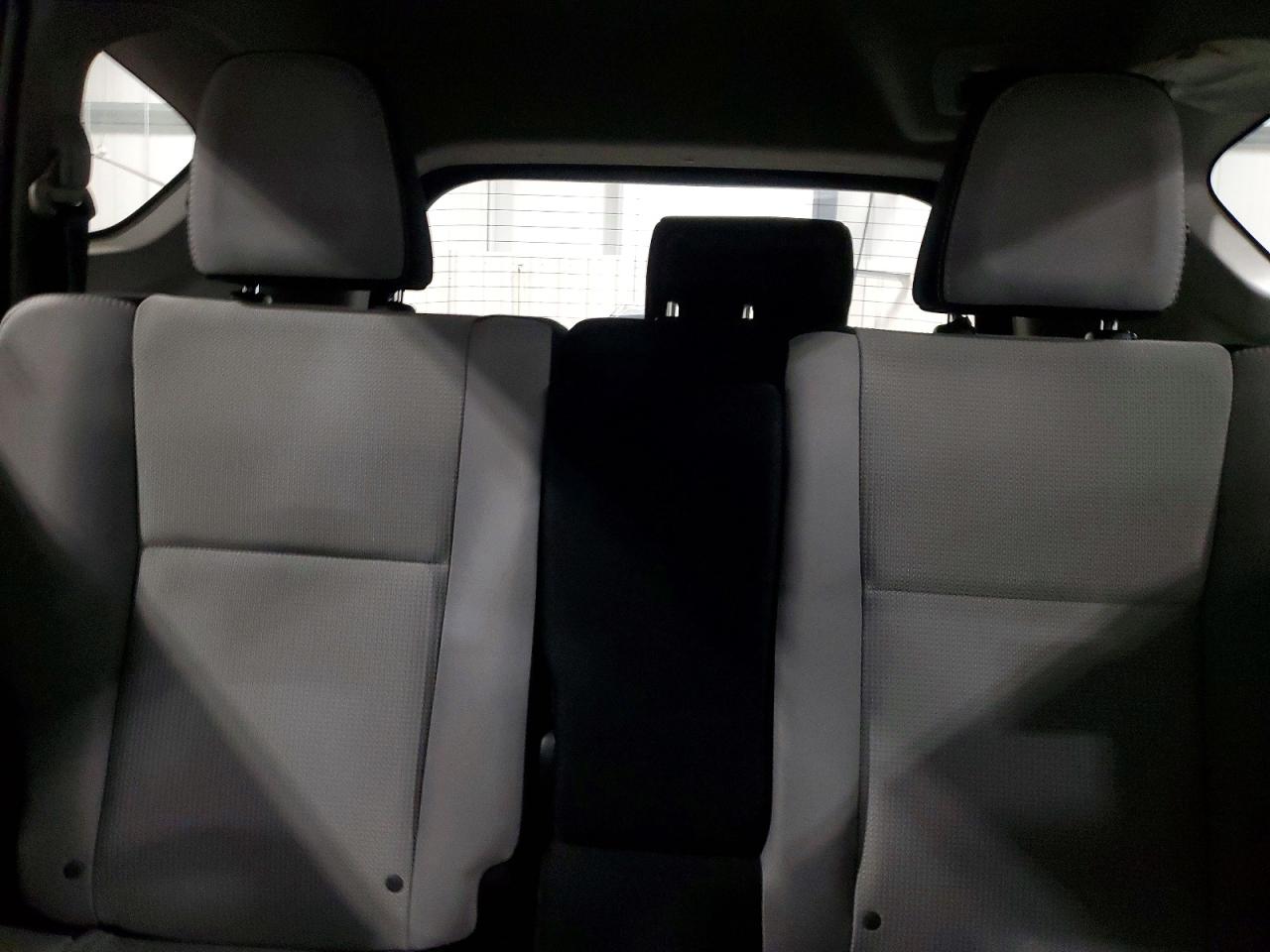2016 TOYOTA RAV4 XLE photo 10