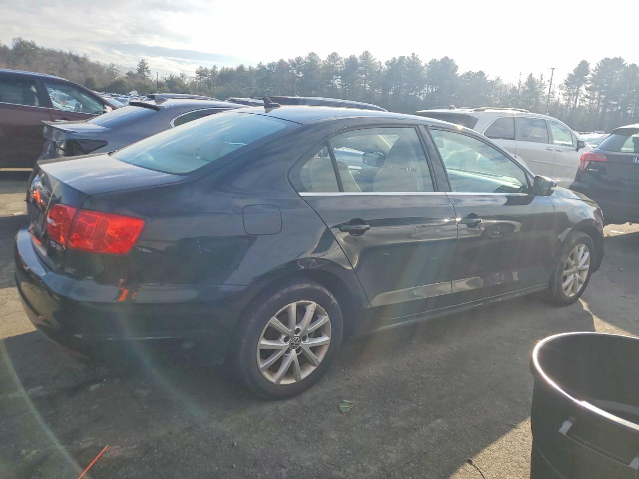 2013 VOLKSWAGEN JETTA SE photo 3