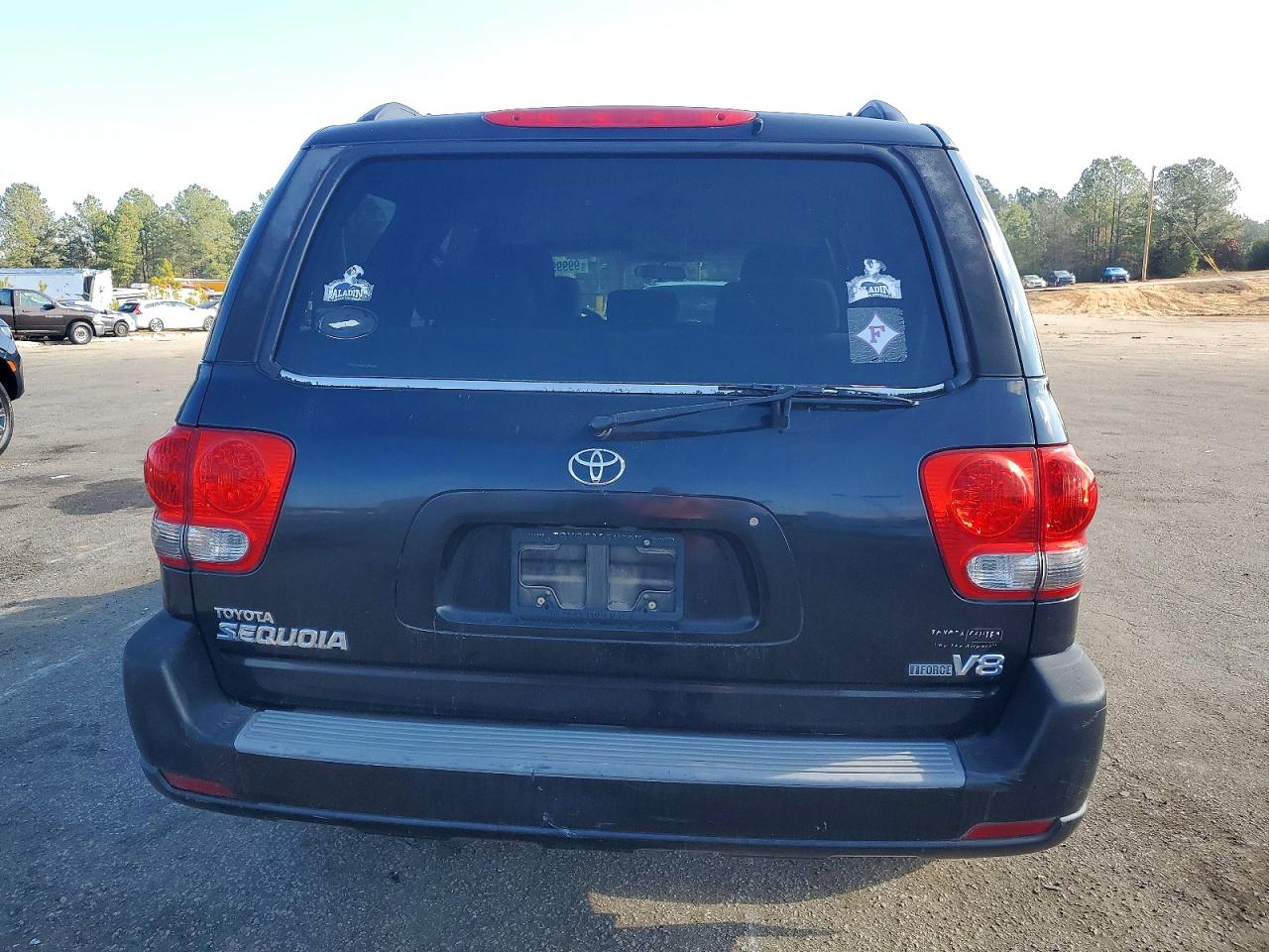 2005 TOYOTA SEQUOIA SR5 photo 6