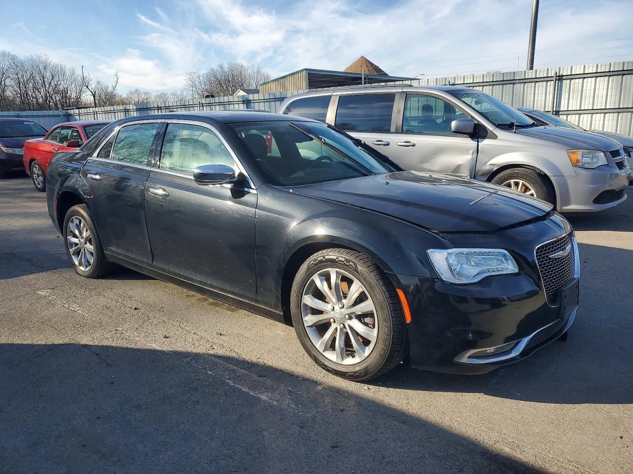 2018 CHRYSLER 300 LIMITED photo 4