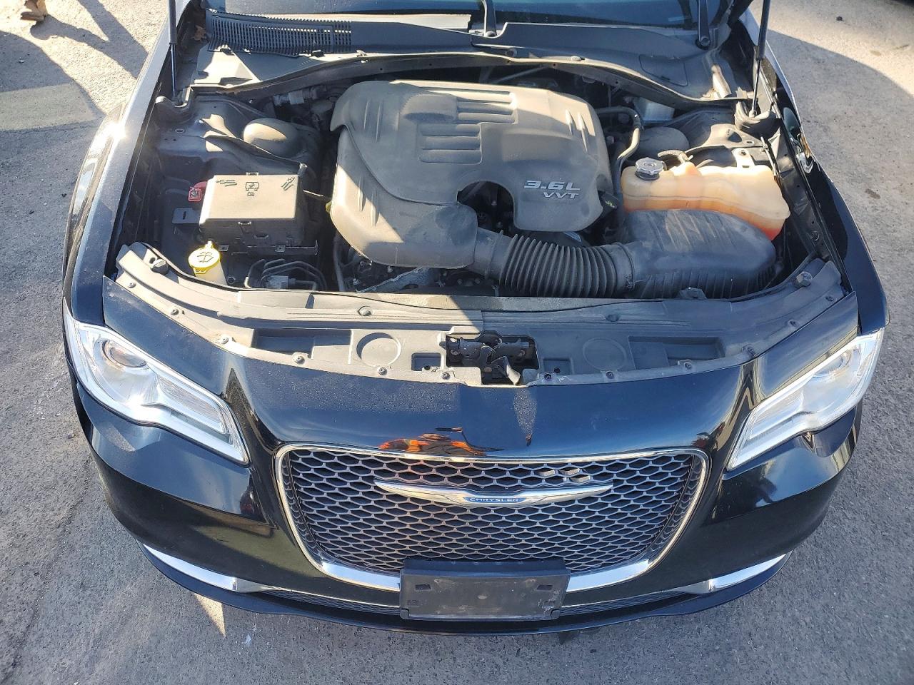 2018 CHRYSLER 300 LIMITED photo 11