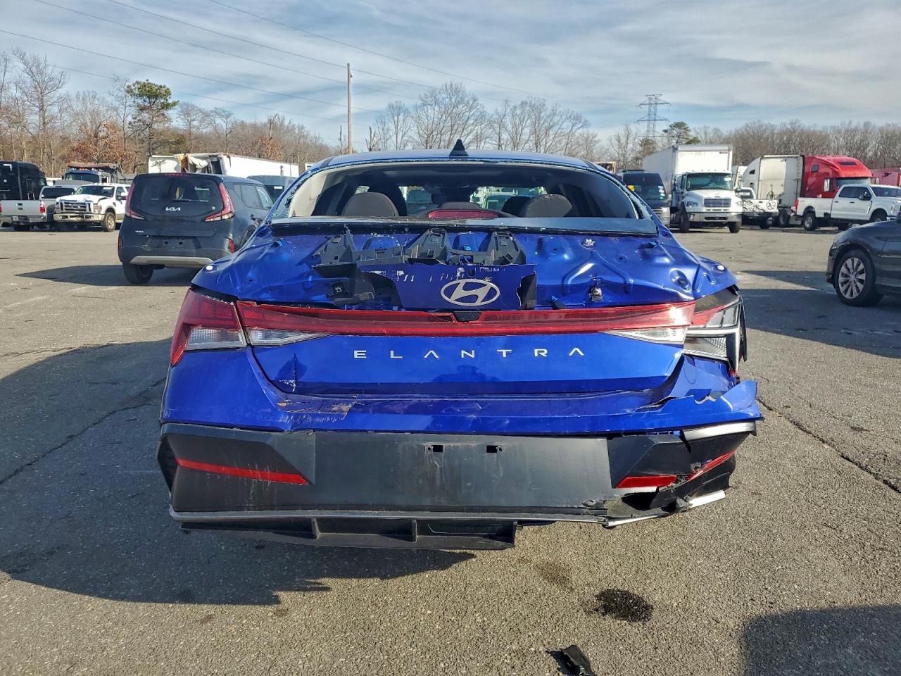 2025 HYUNDAI ELANTRA SEL photo 6